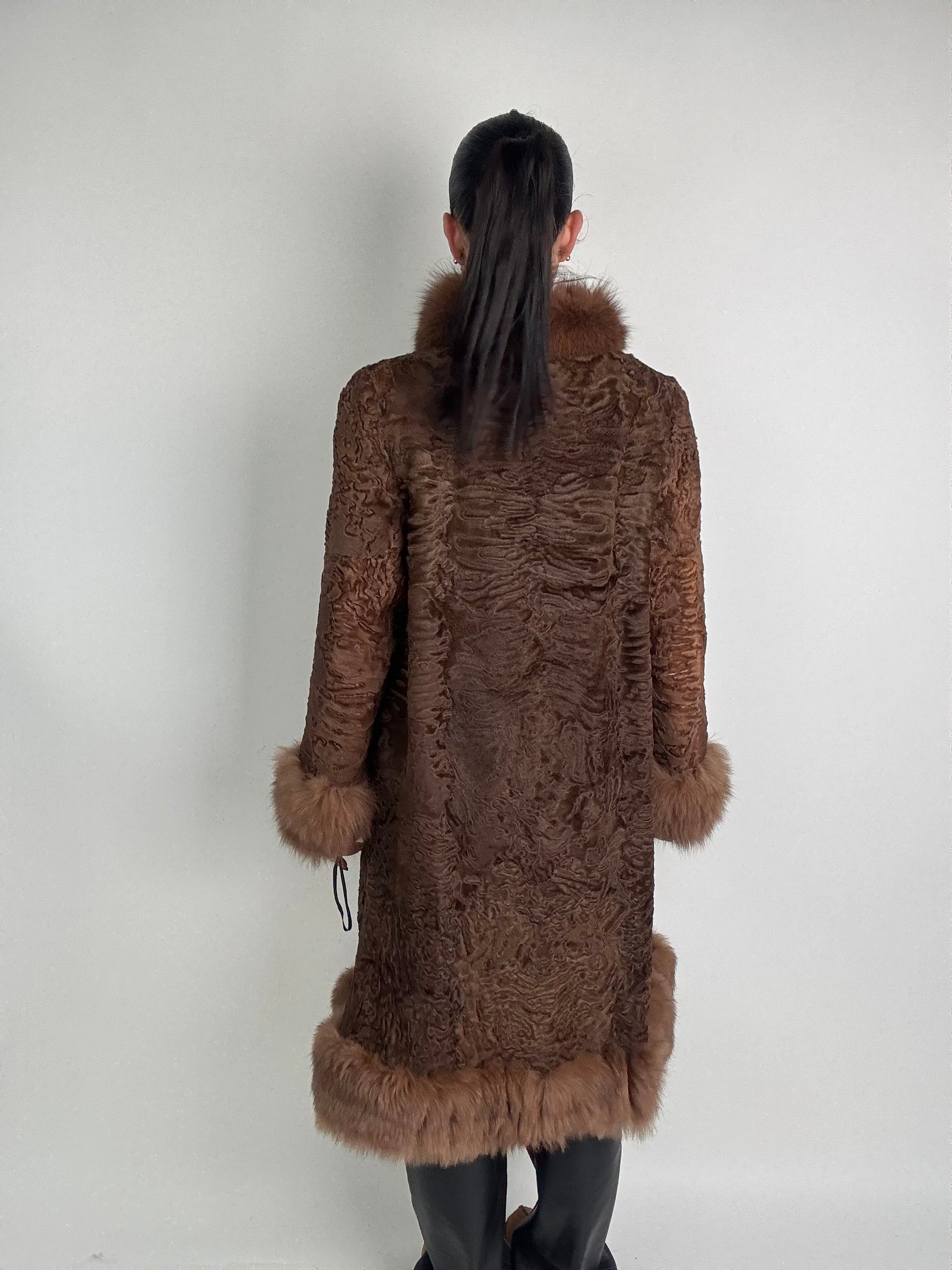 Cappotto in astrakan e volpe N61