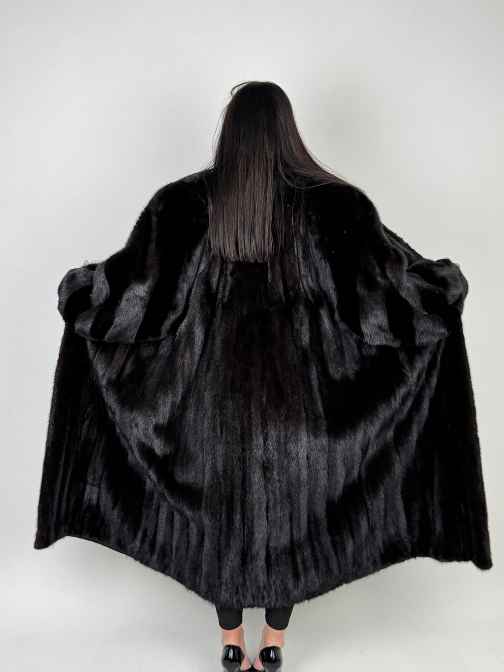 Cappotto in visone N641