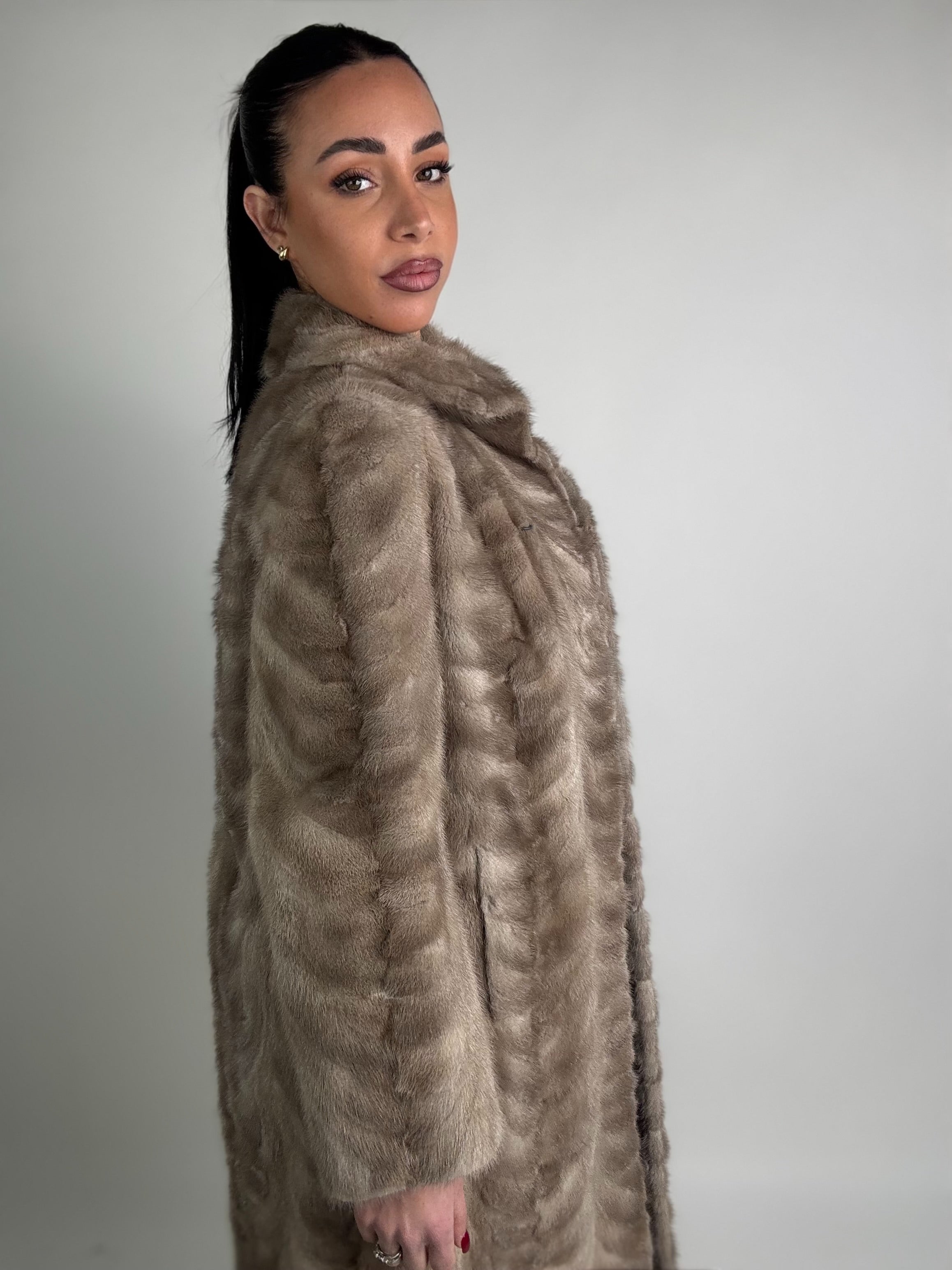 Cappotto in visone N547