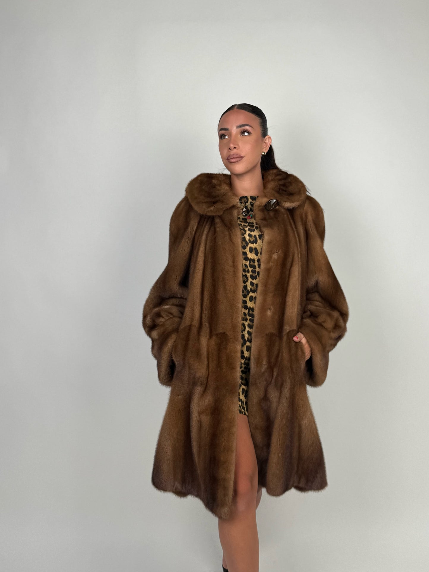 Cappotto in visone N674