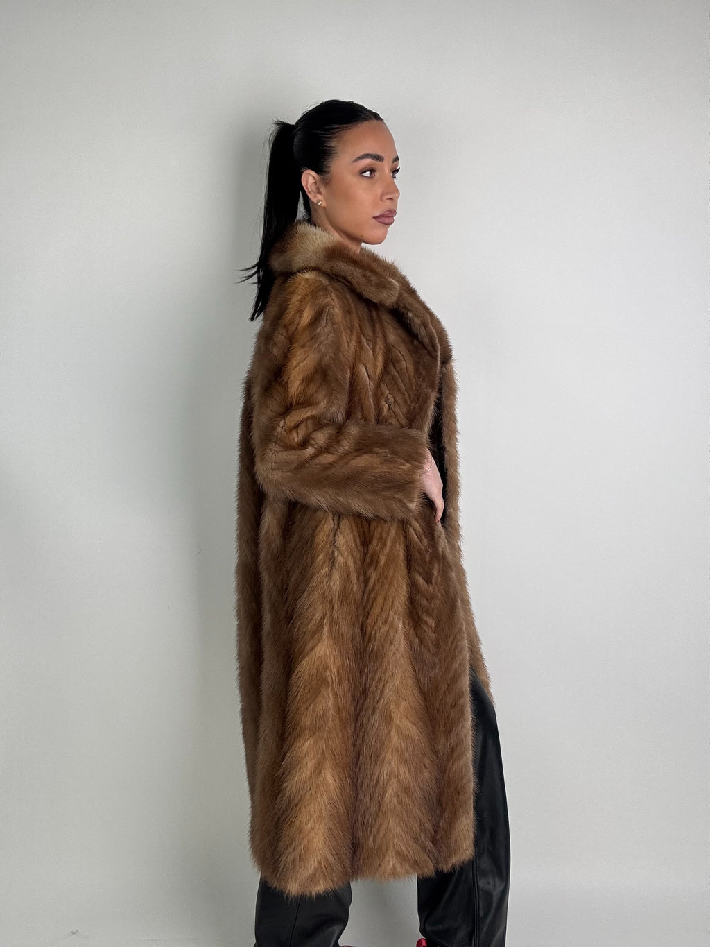 Cappotto in visone N548