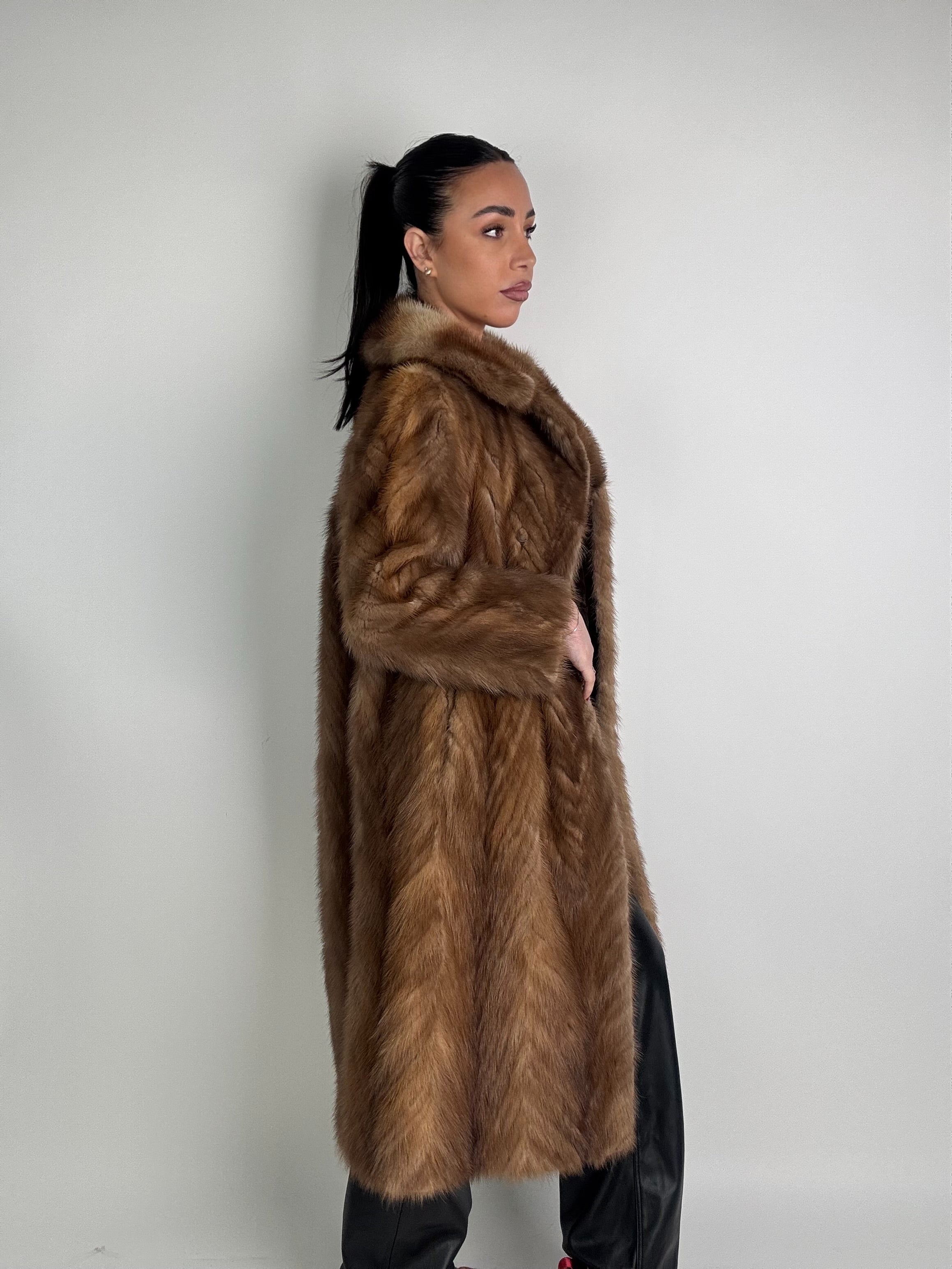 Cappotto in visone N548