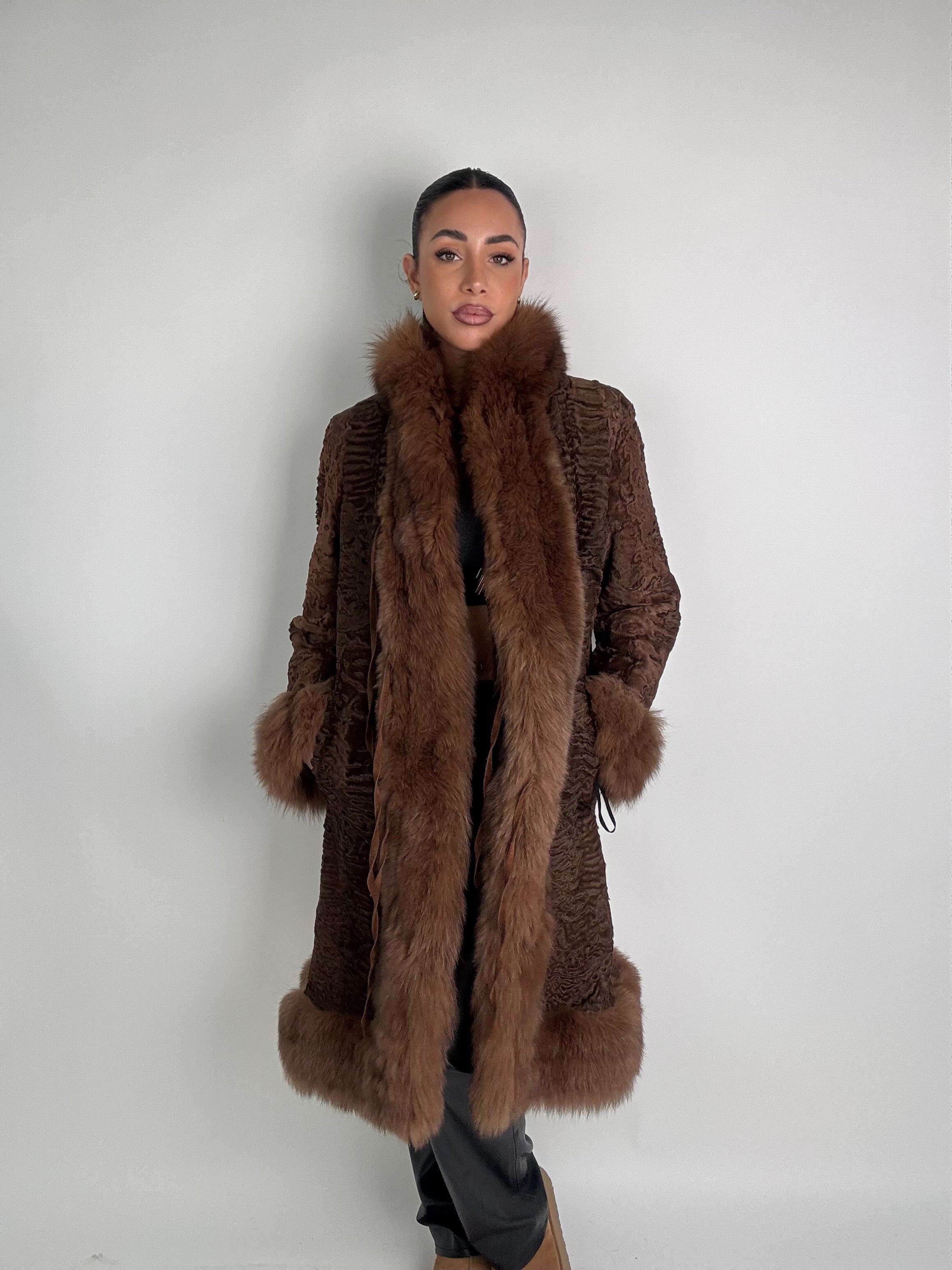 Cappotto in astrakan e volpe N61