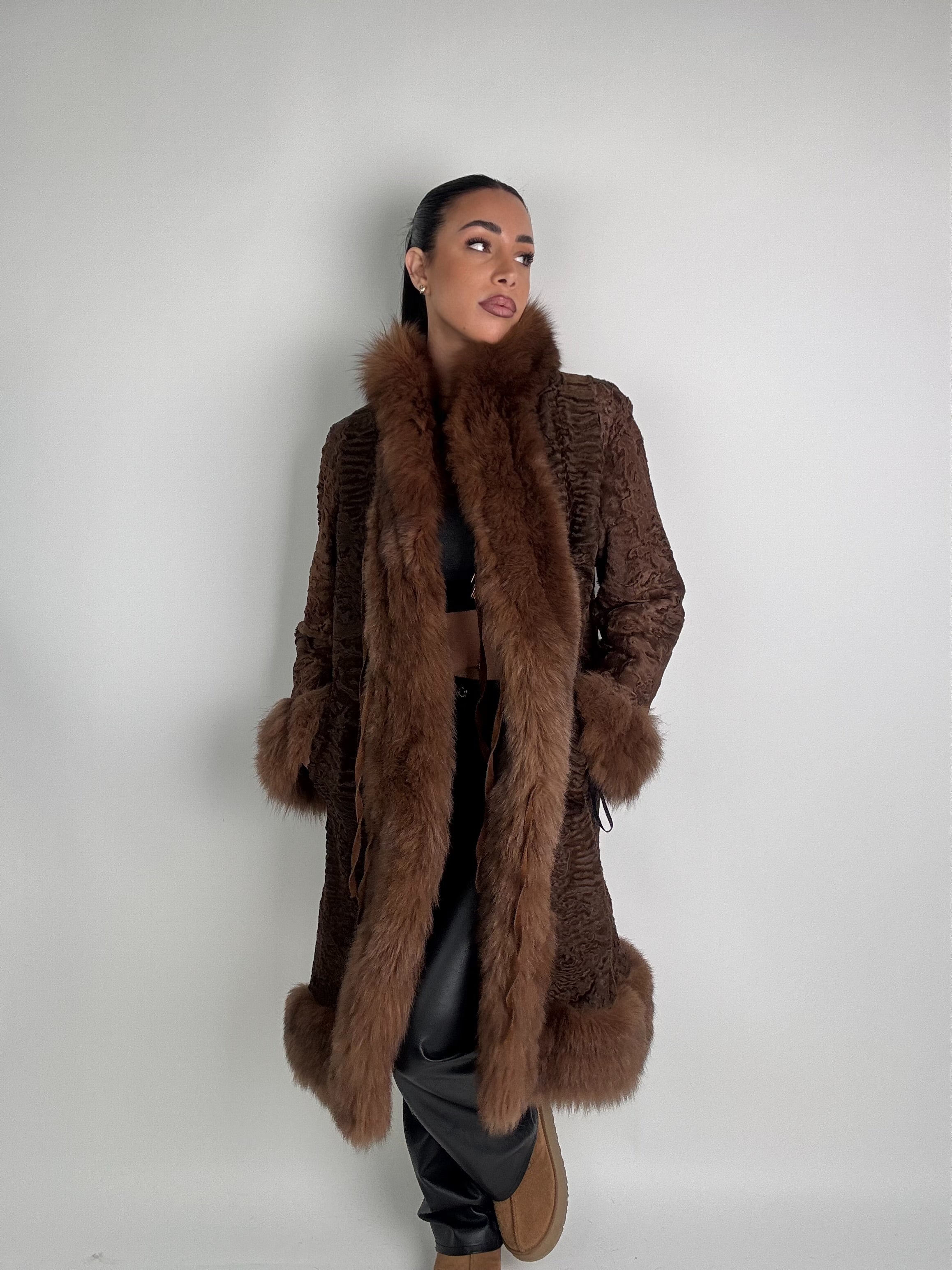 Cappotto in astrakan e volpe N61