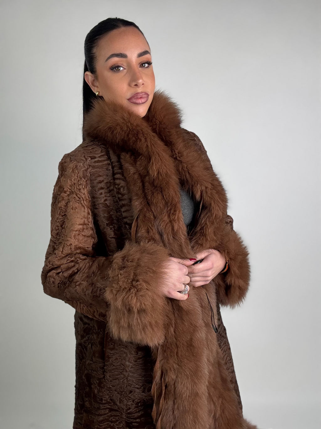 Cappotto in astrakan e volpe N61