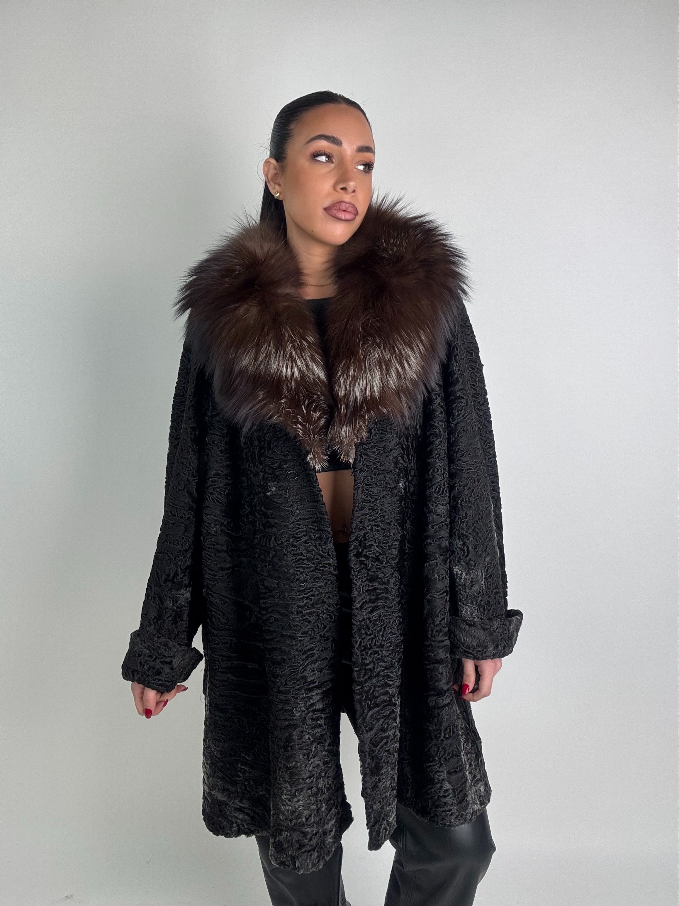 Cappotto in astrakan e volpe N62