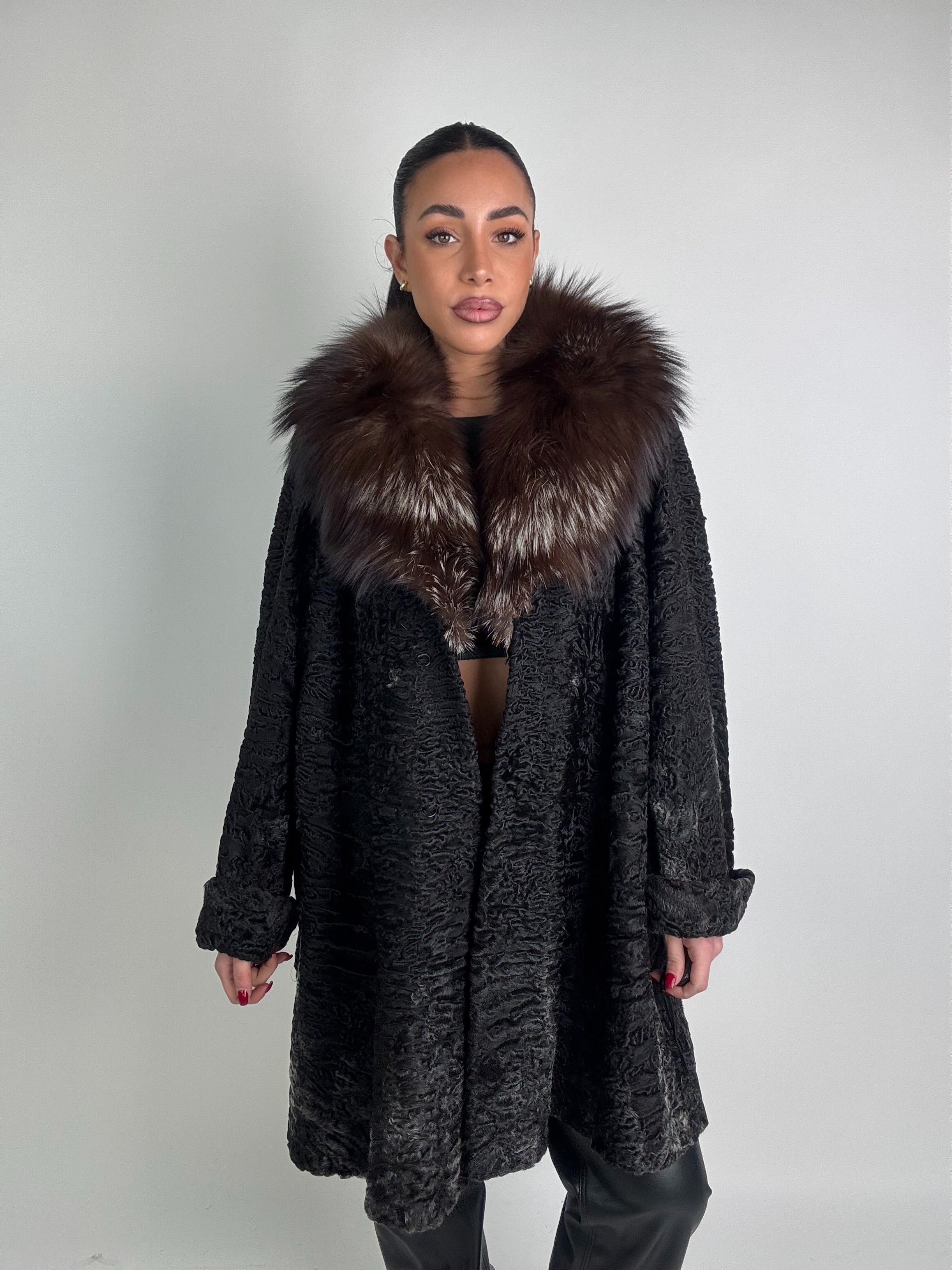 Cappotto in astrakan e volpe N62