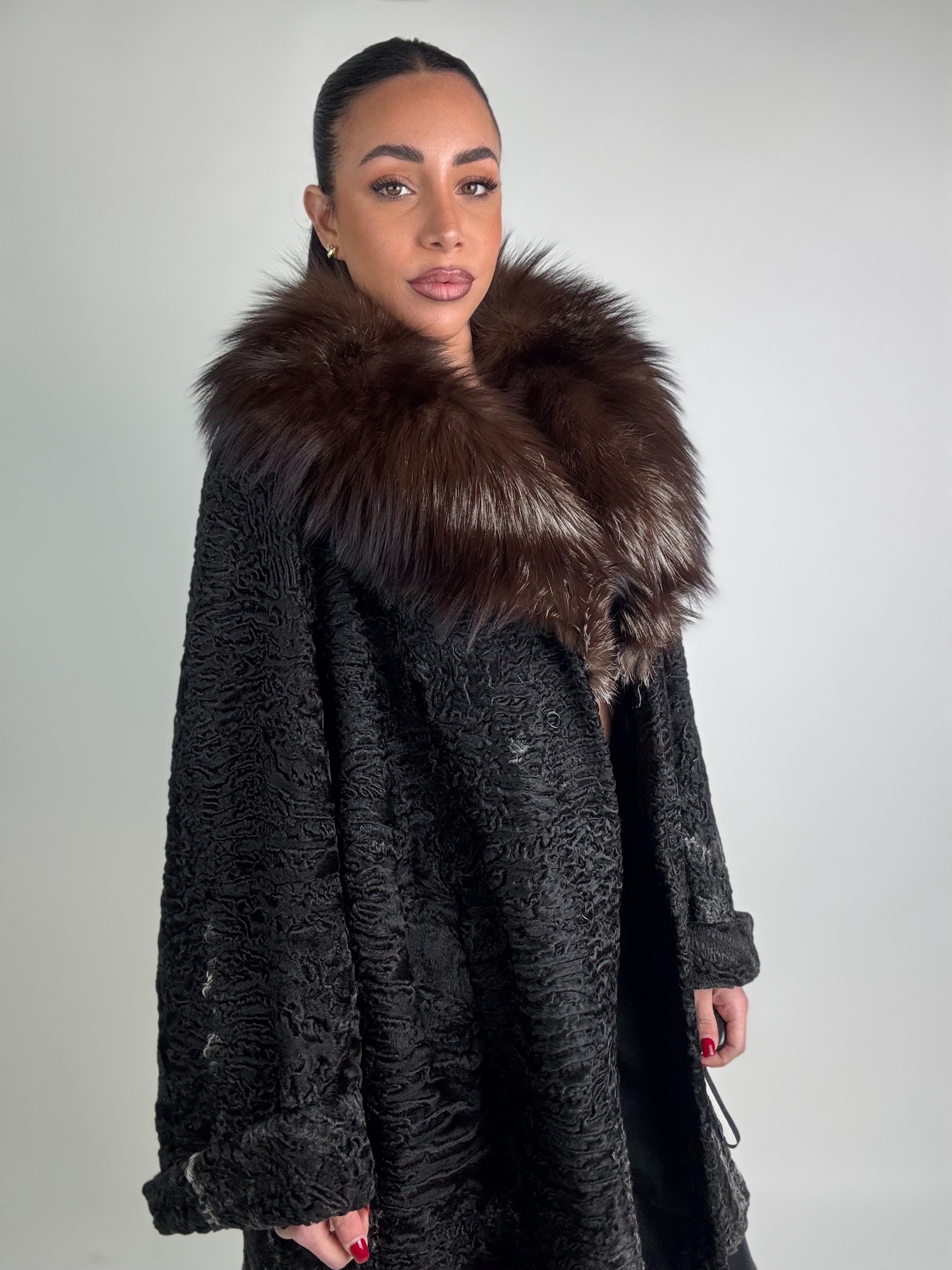 Cappotto in astrakan e volpe N62