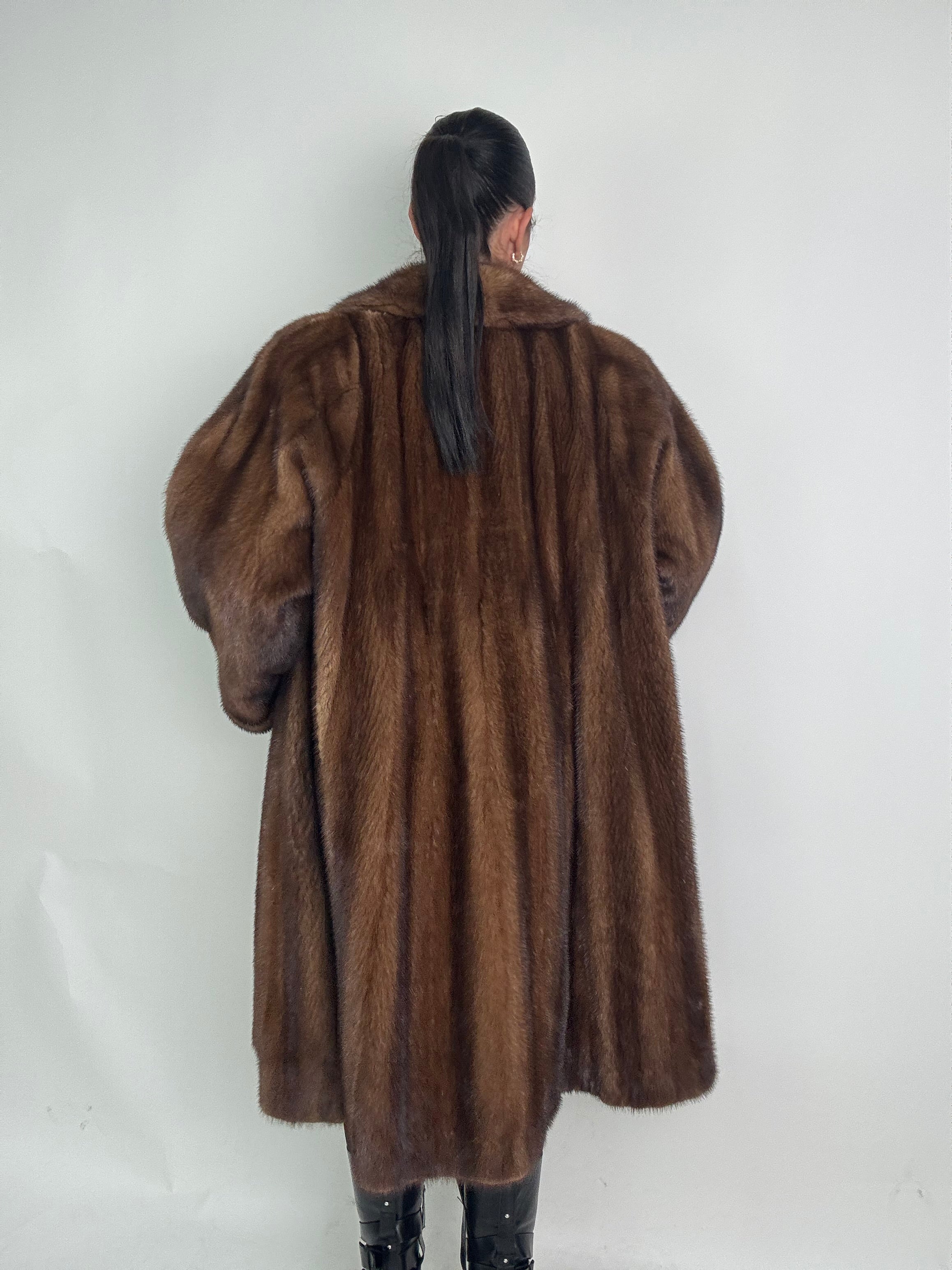 Cappotto in visone N402