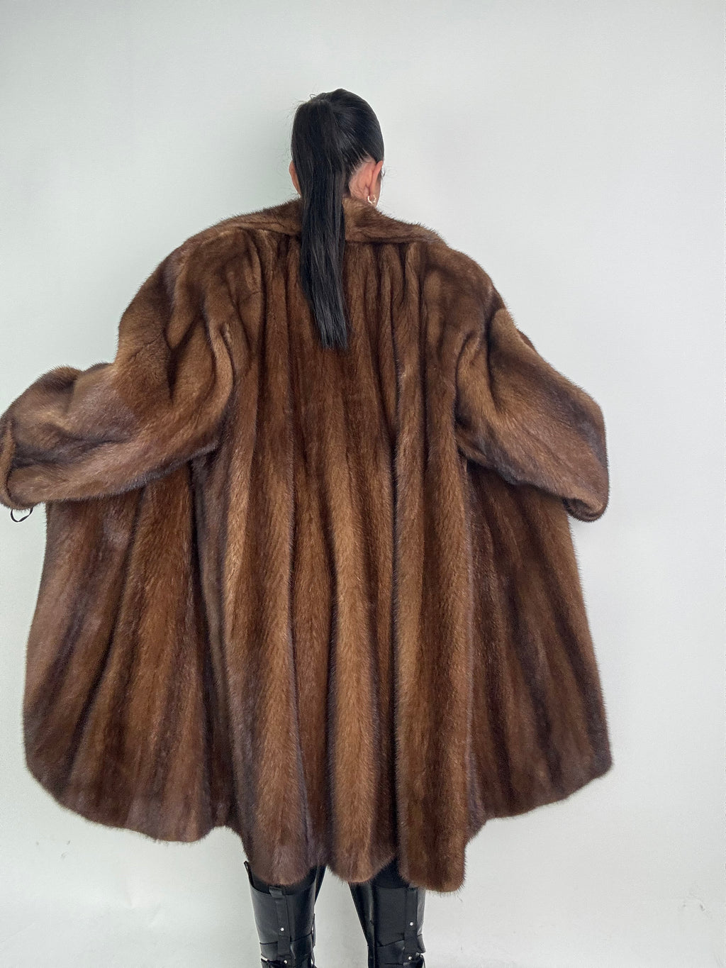 Cappotto in visone N402