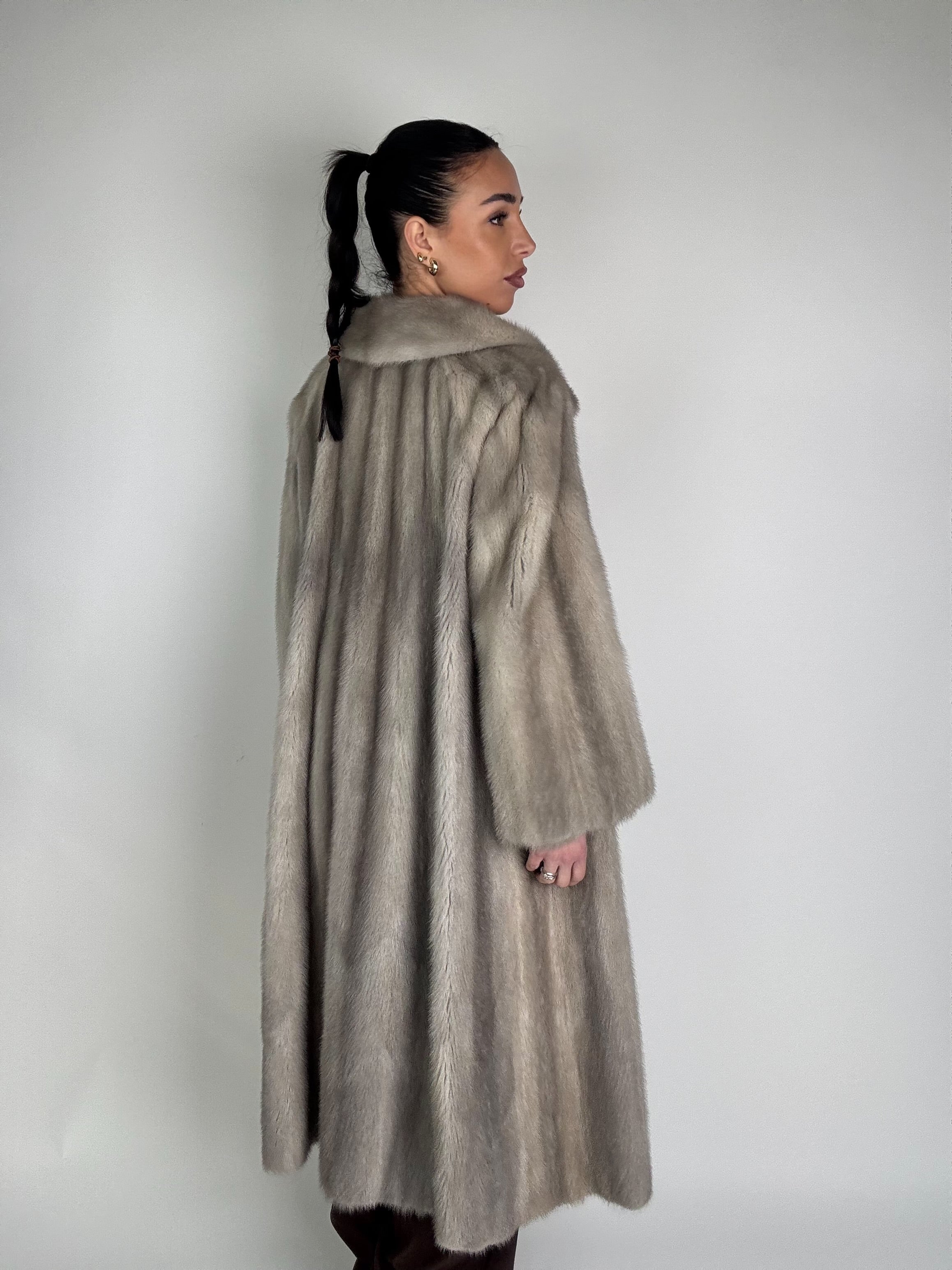 Capotto in visone N555