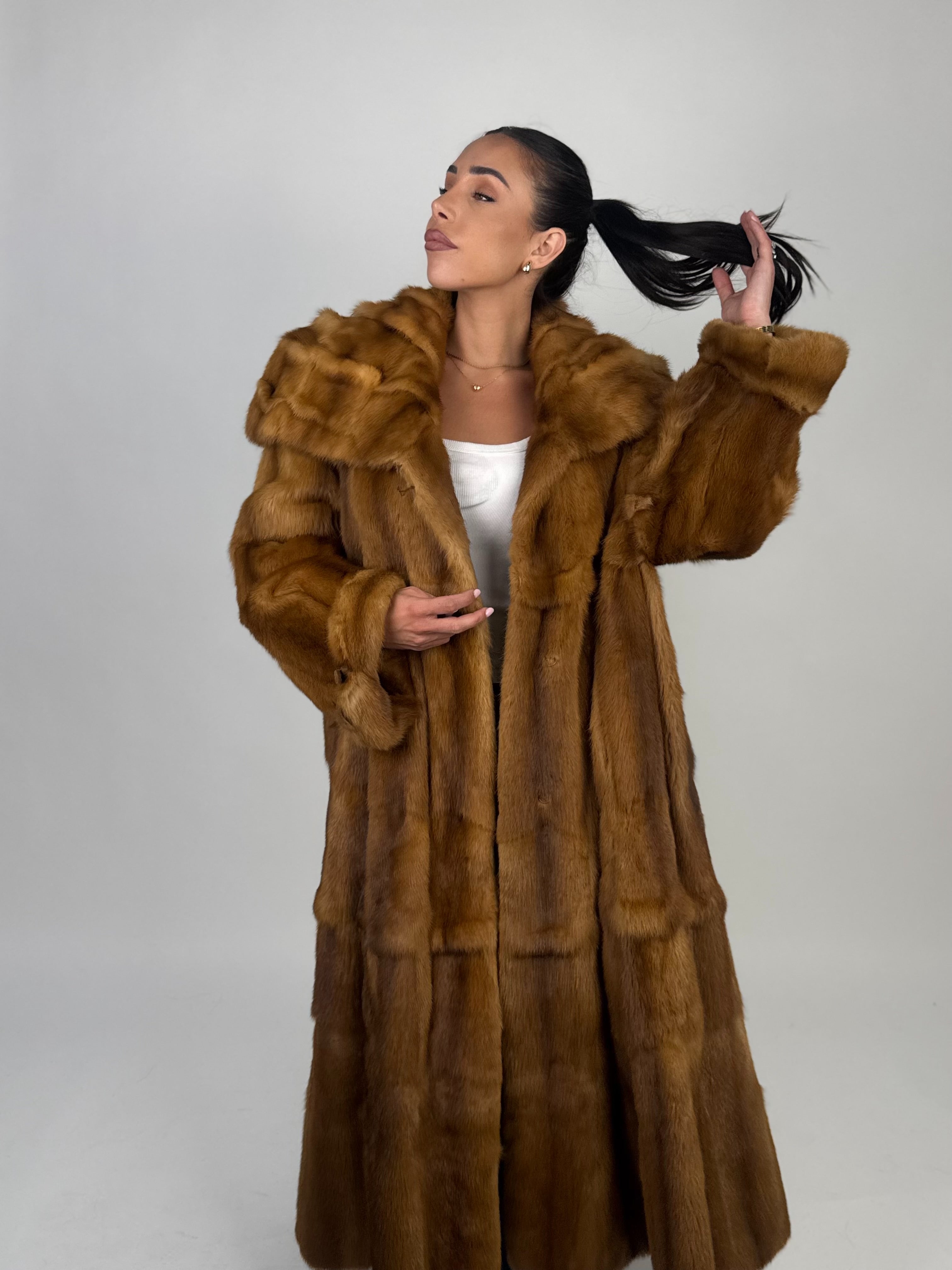 Cappotto in visone N642