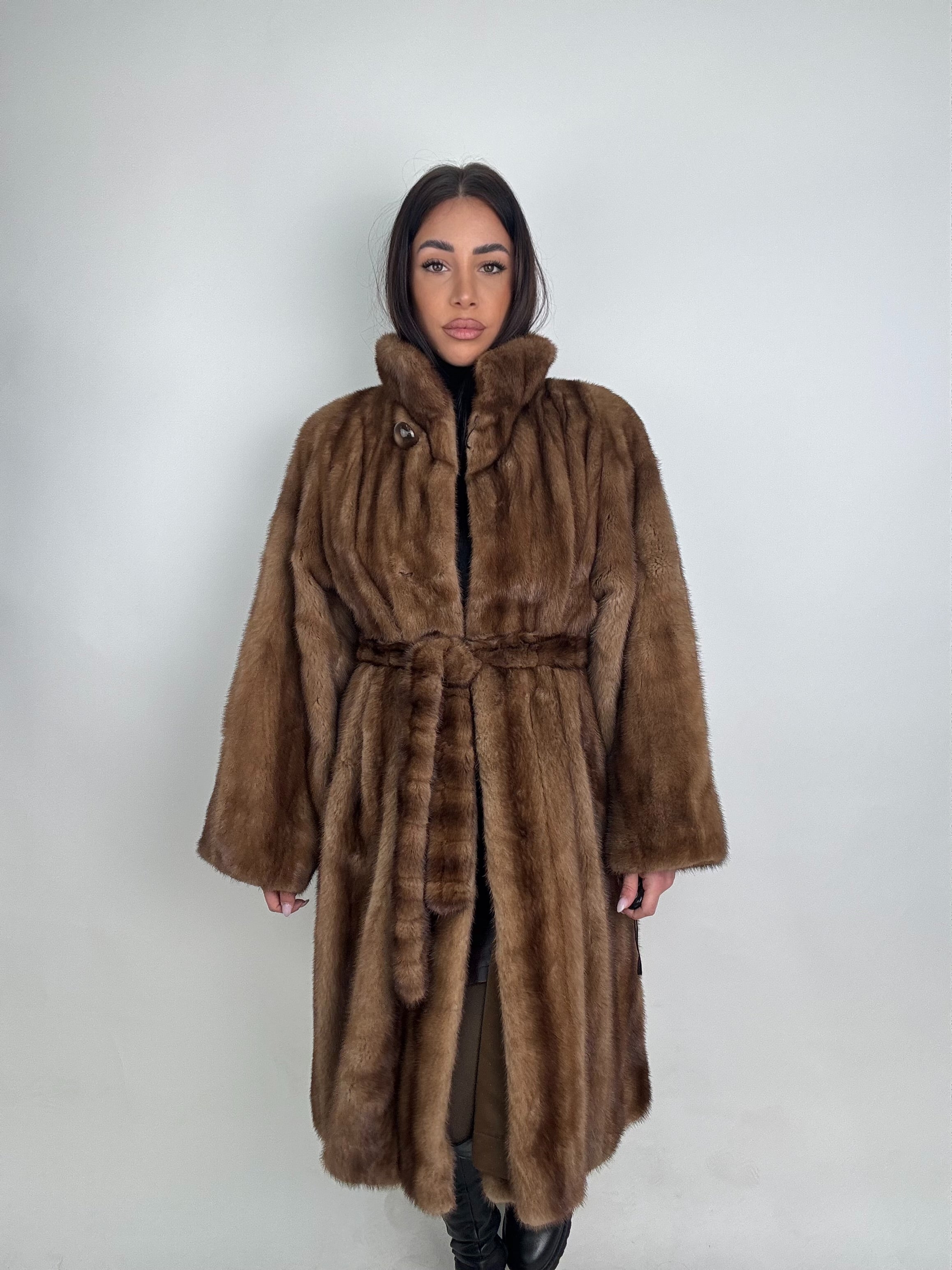 Cappotto in visone N468