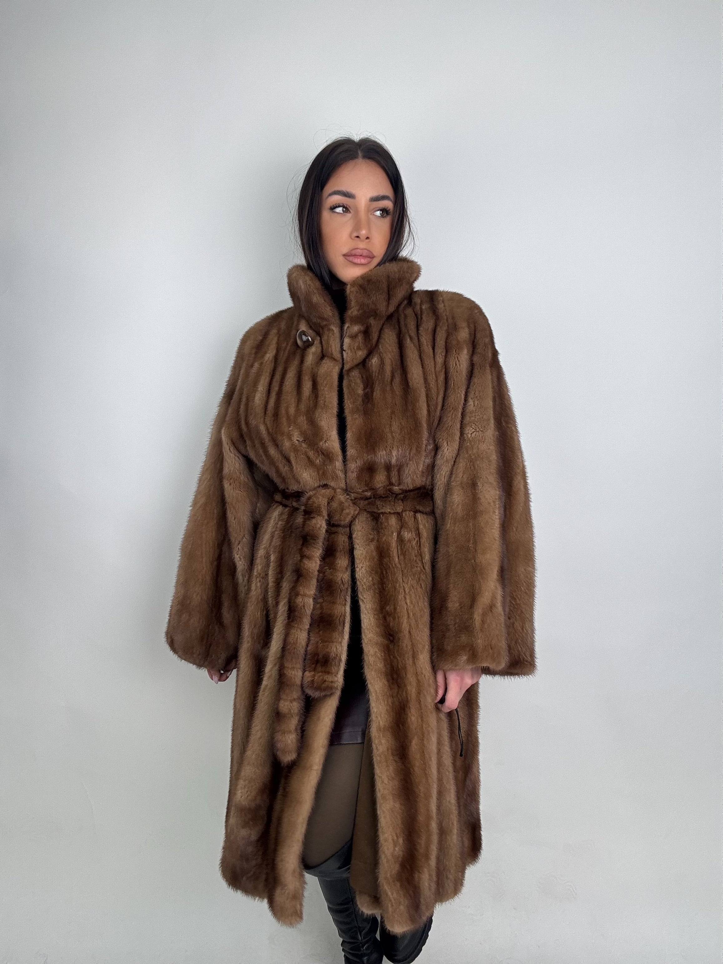 Cappotto in visone N468