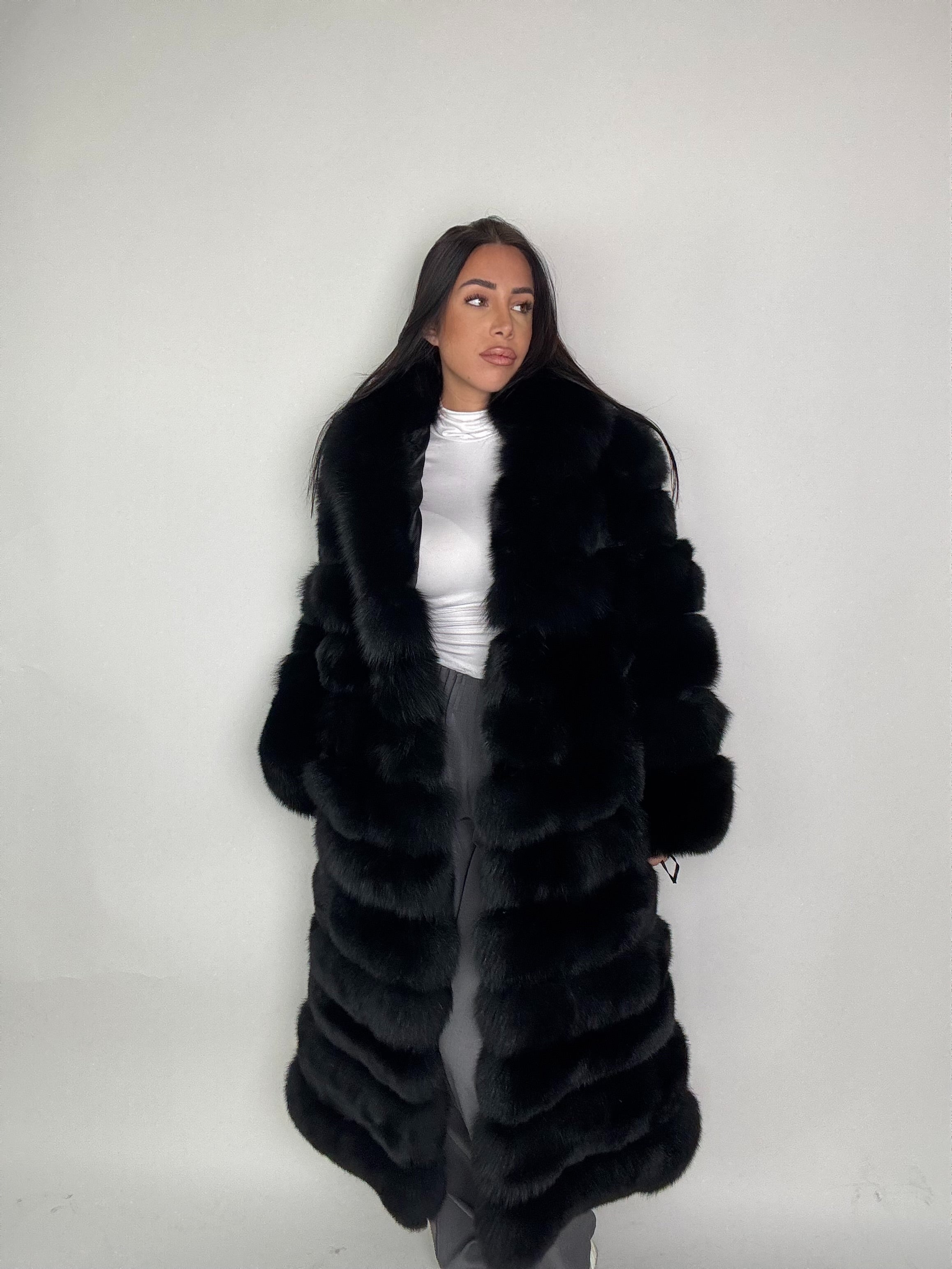 Cappotto in volpe total black N71