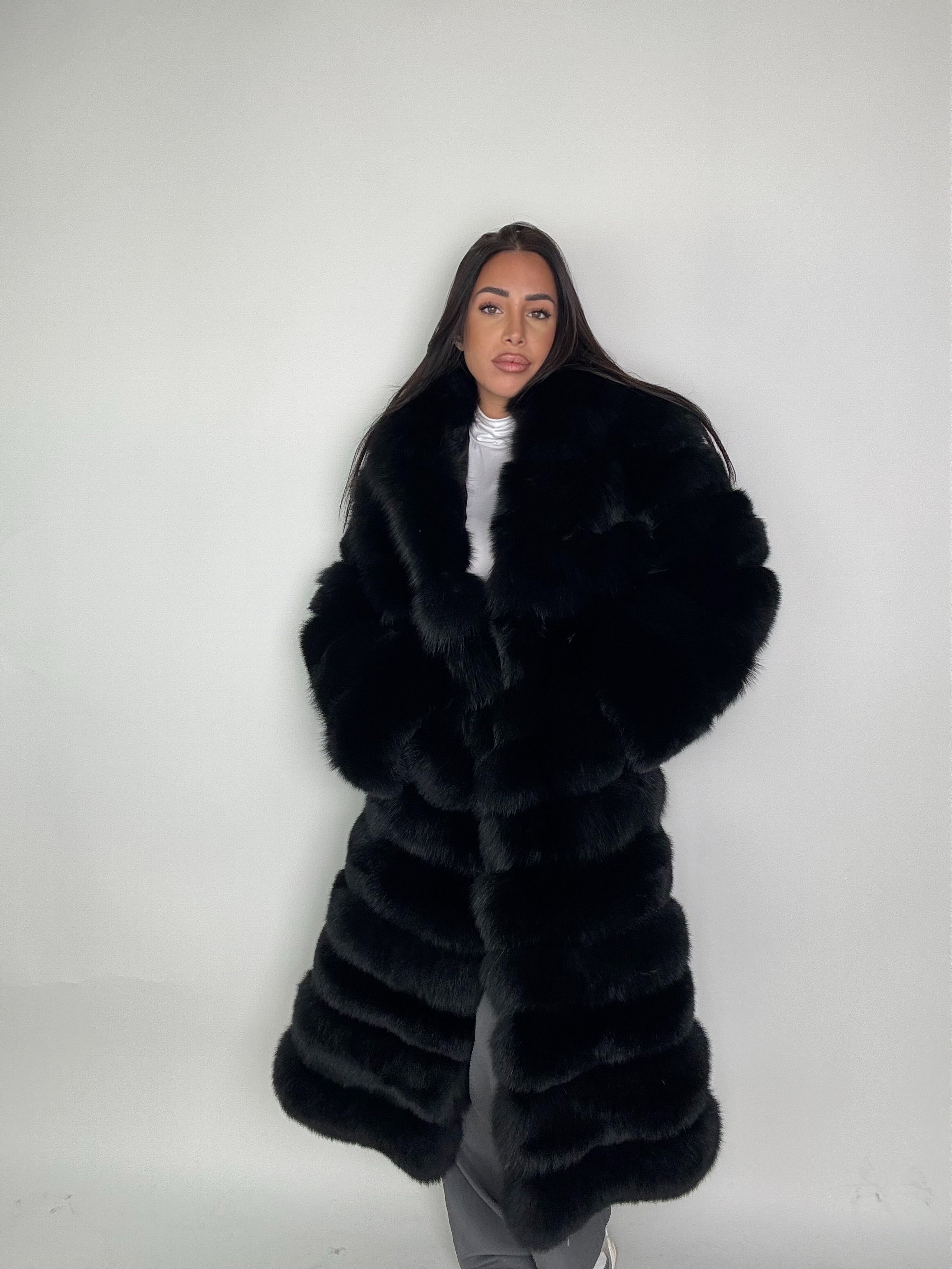 Cappotto in volpe total black N71