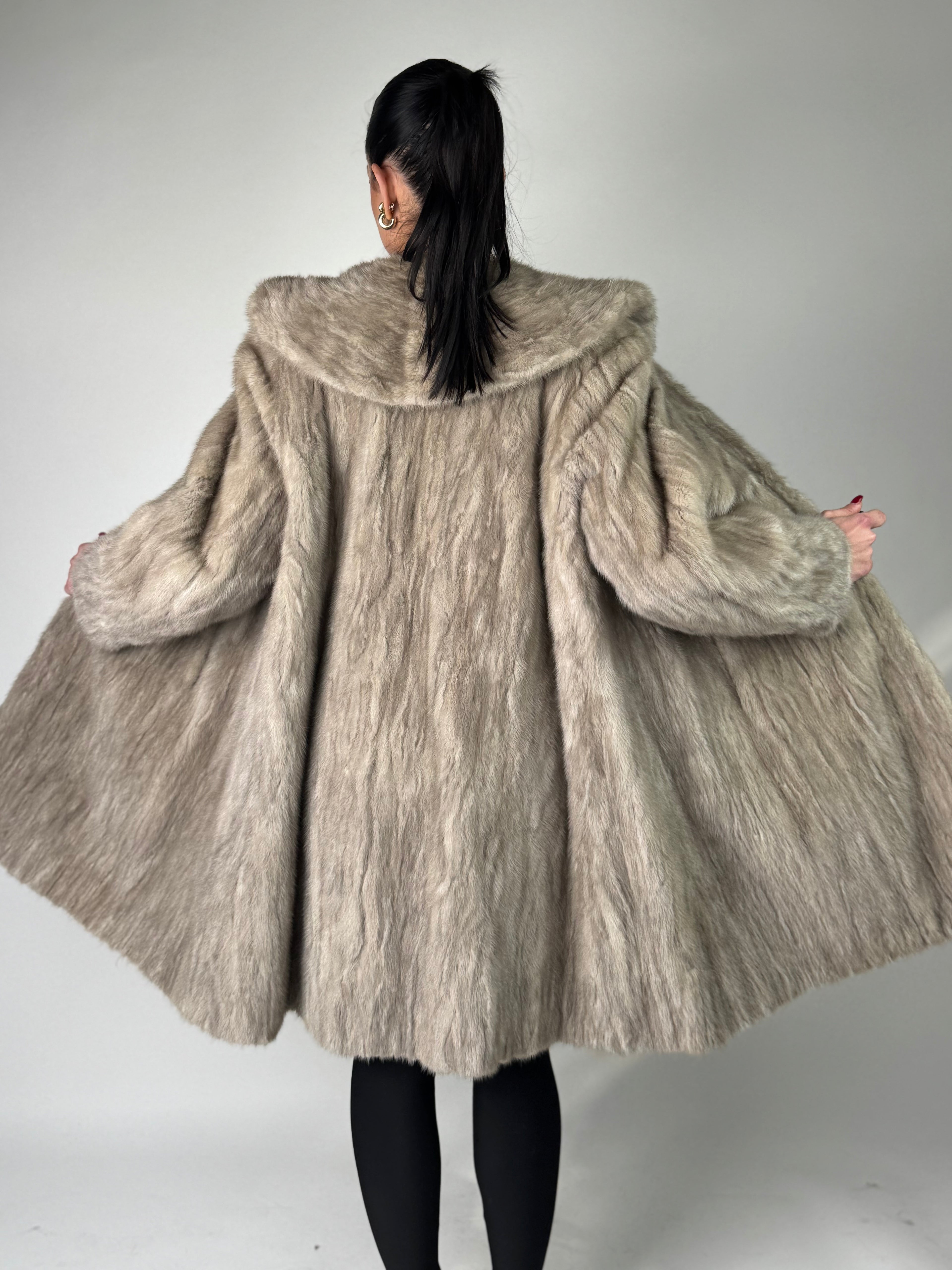 Cappotto in visone N562