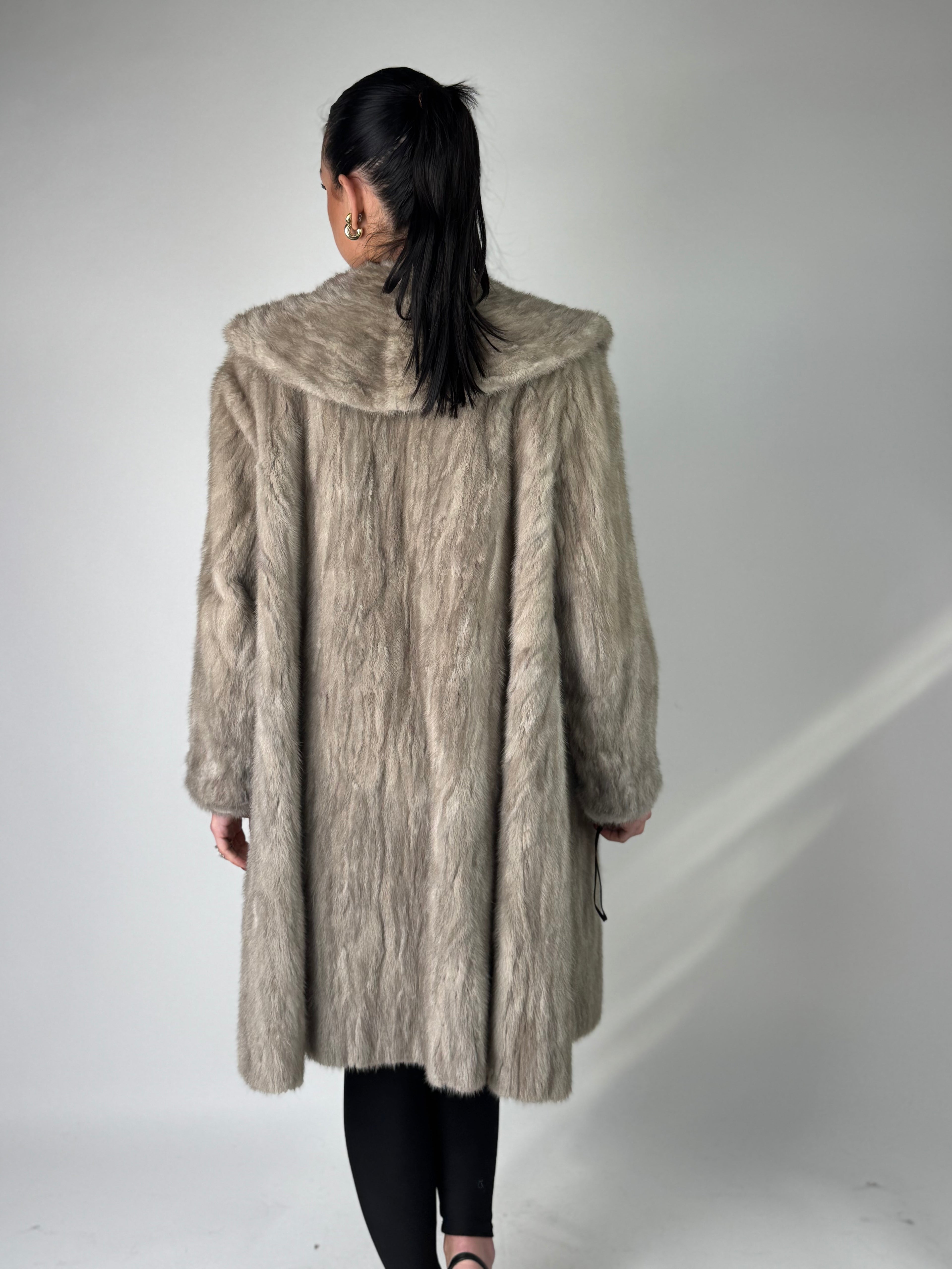 Cappotto in visone N562