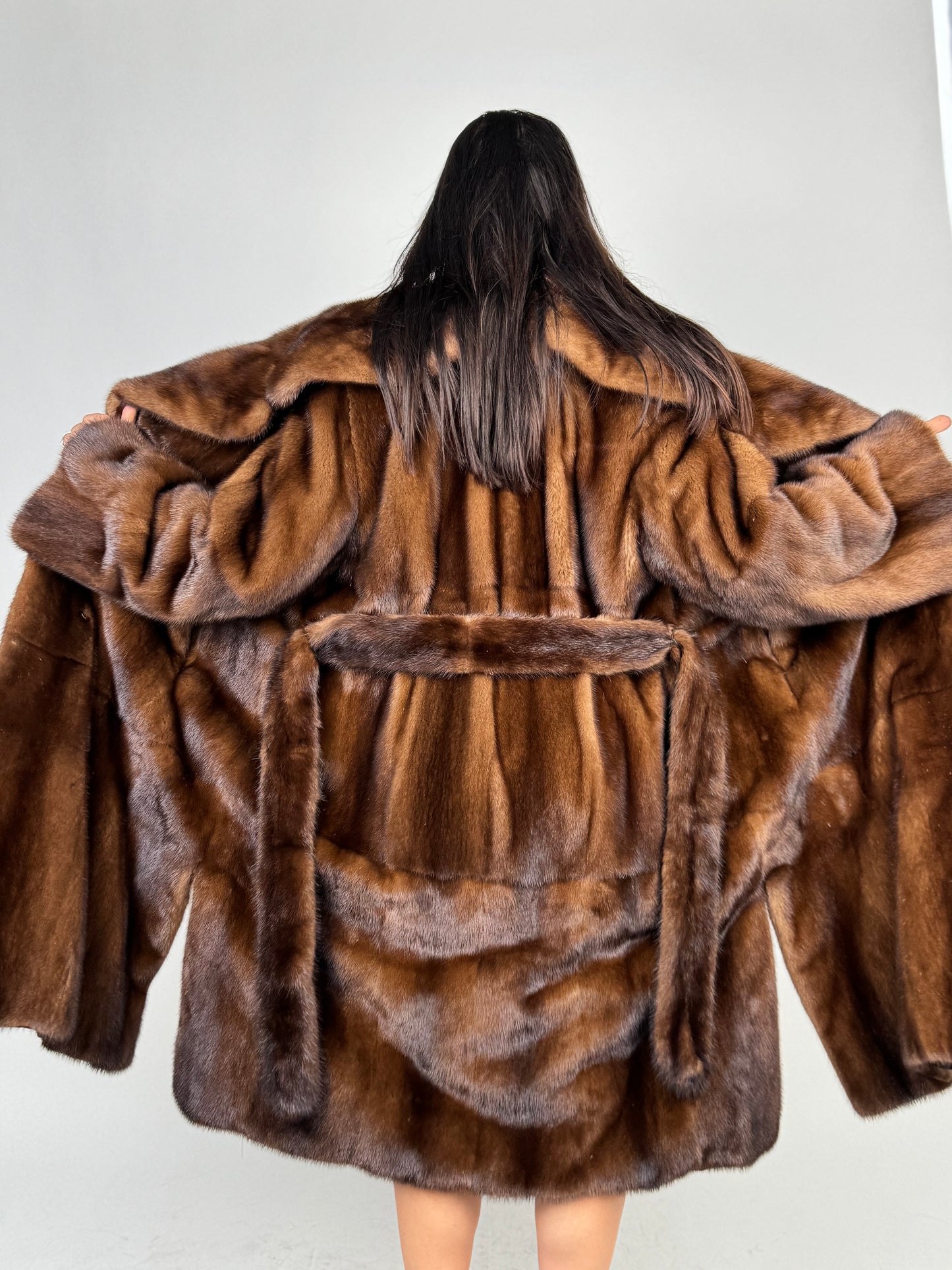 Cappotto in visone N675