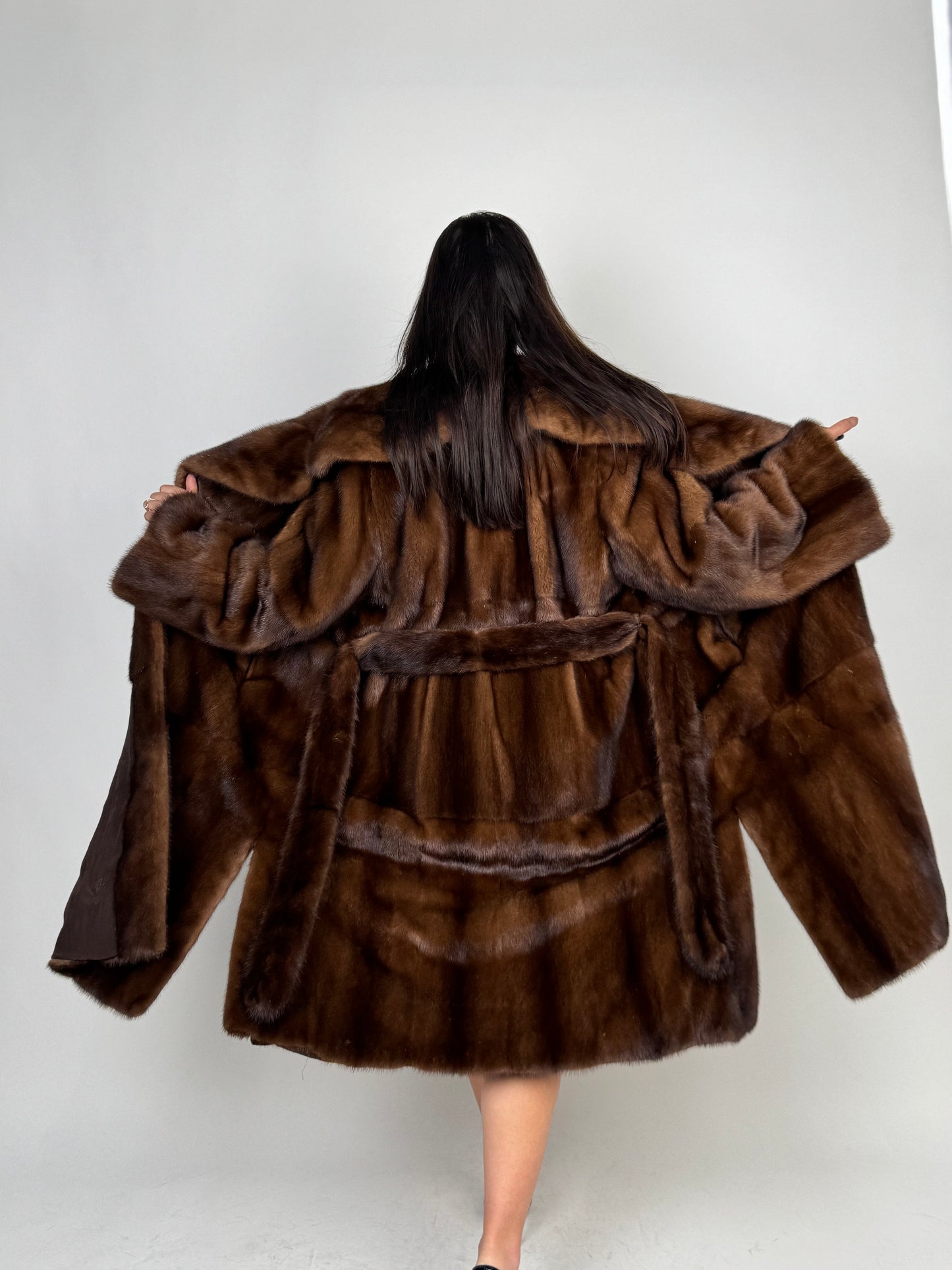 Cappotto in visone N675