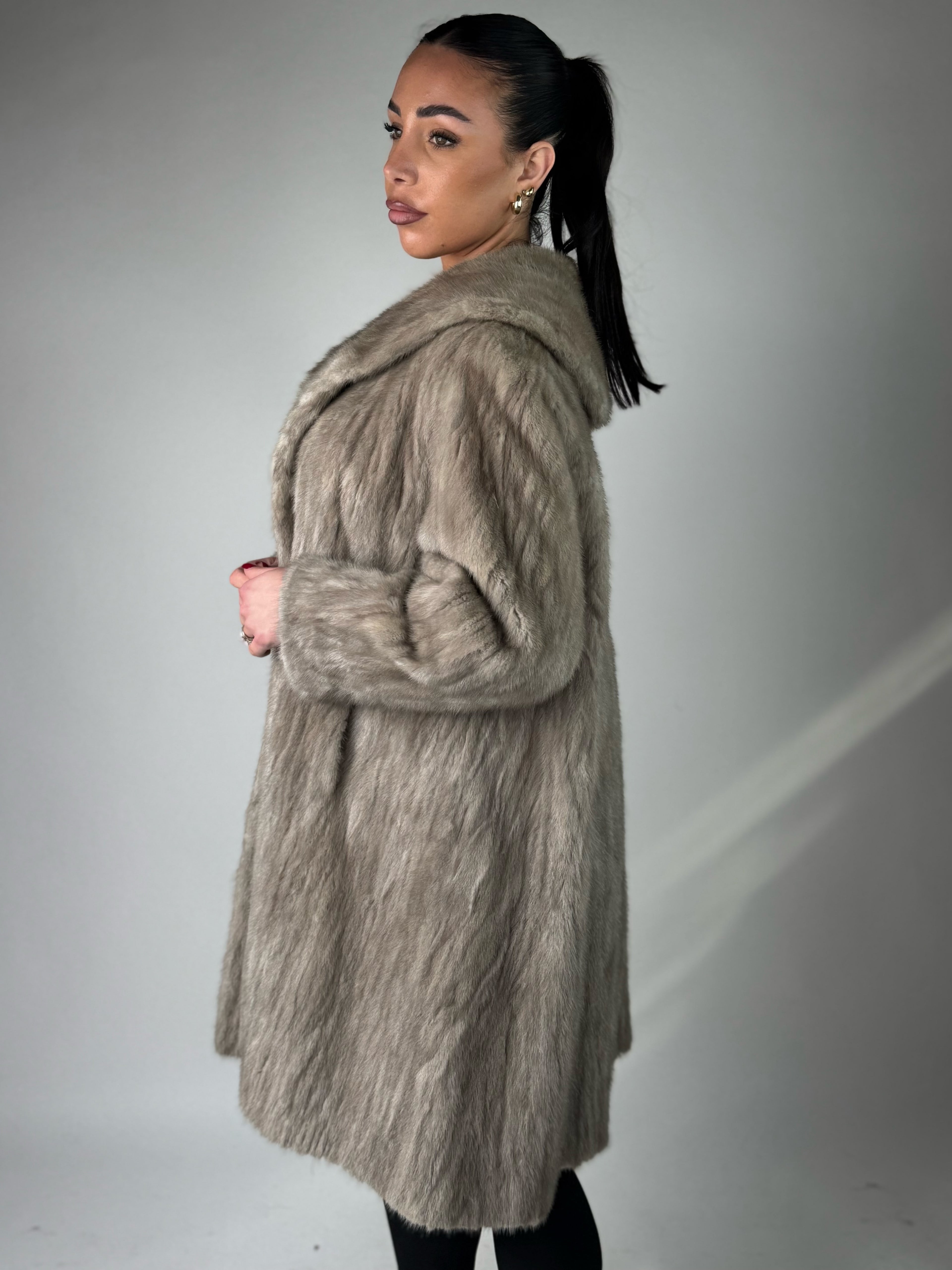 Cappotto in visone N562