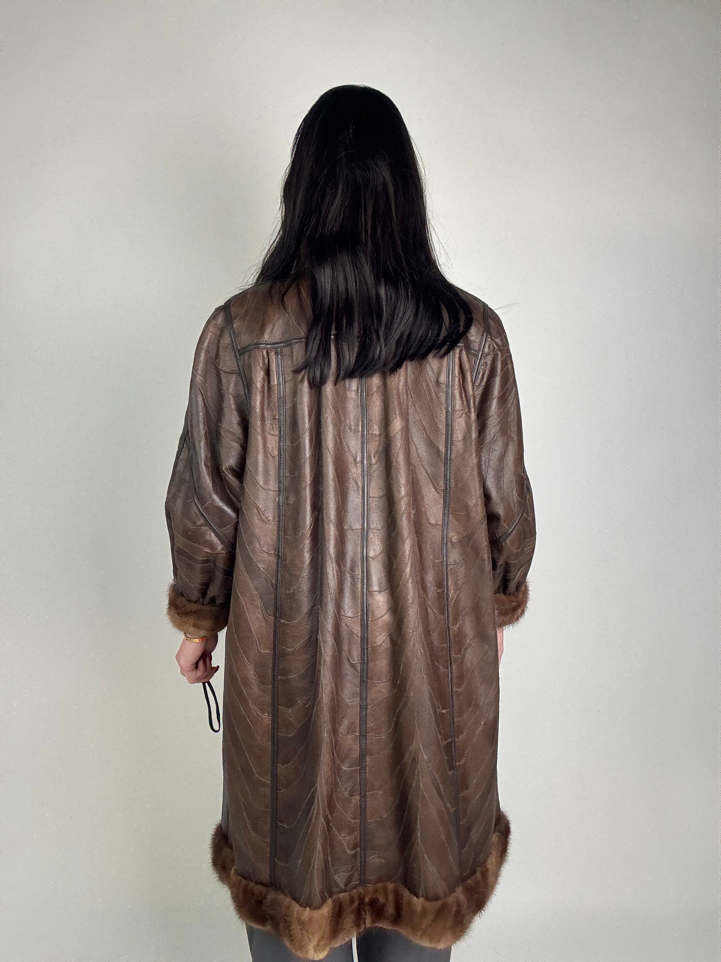 Cappotto in visone reversibile N563