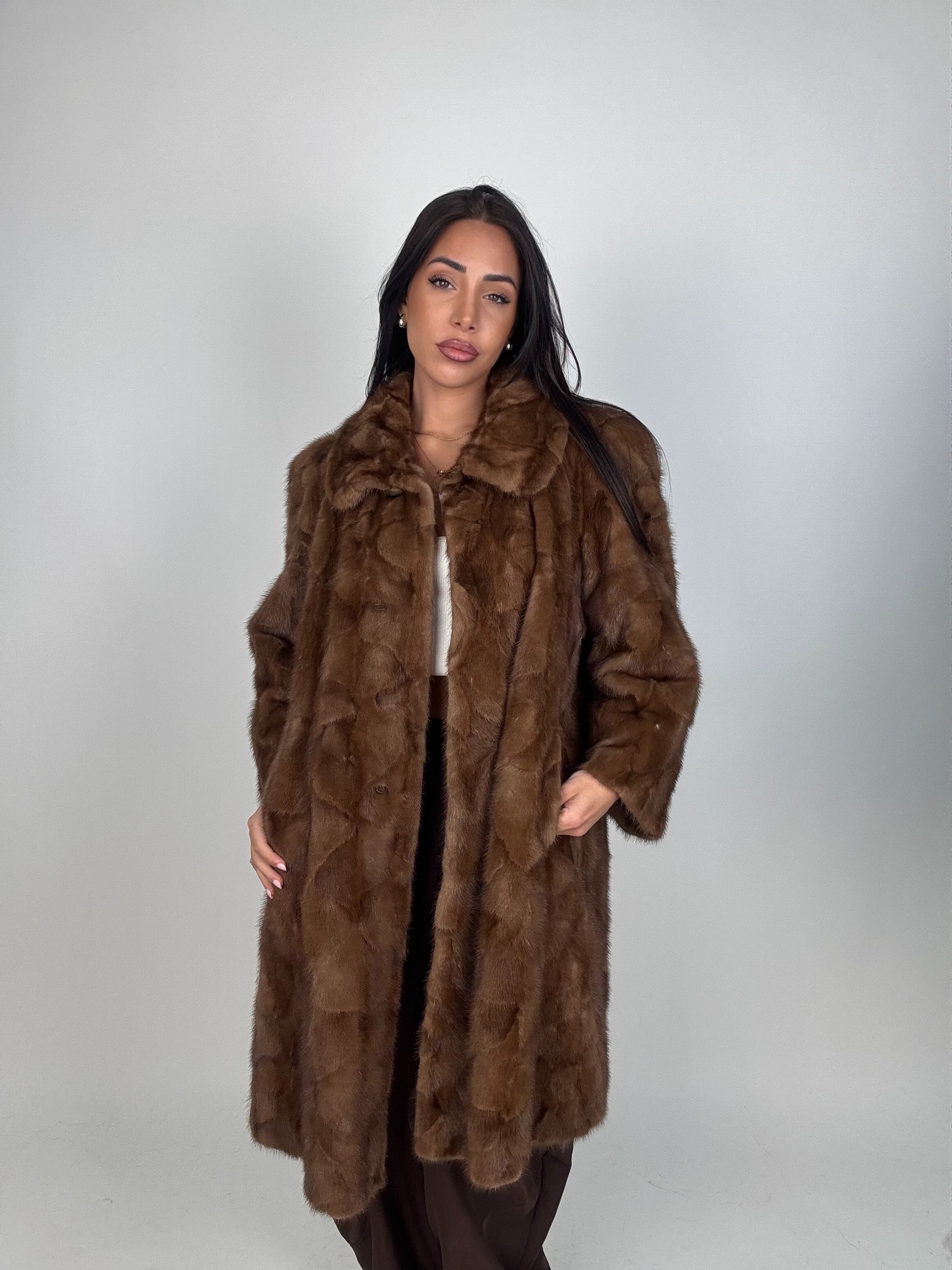 Cappotto in visone N645