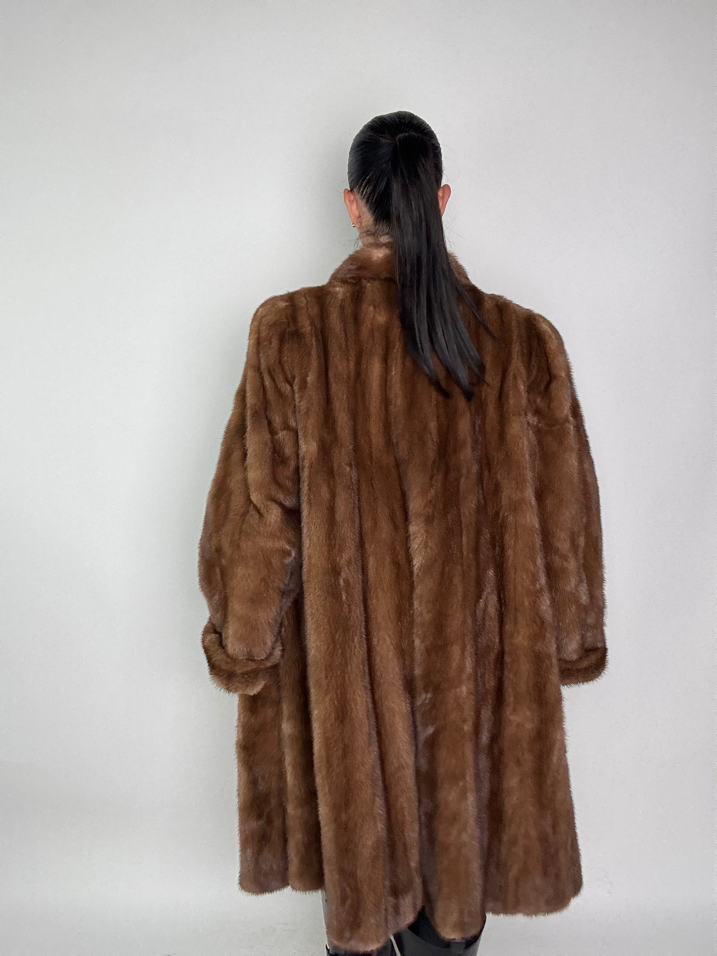 Cappotto in visone N405