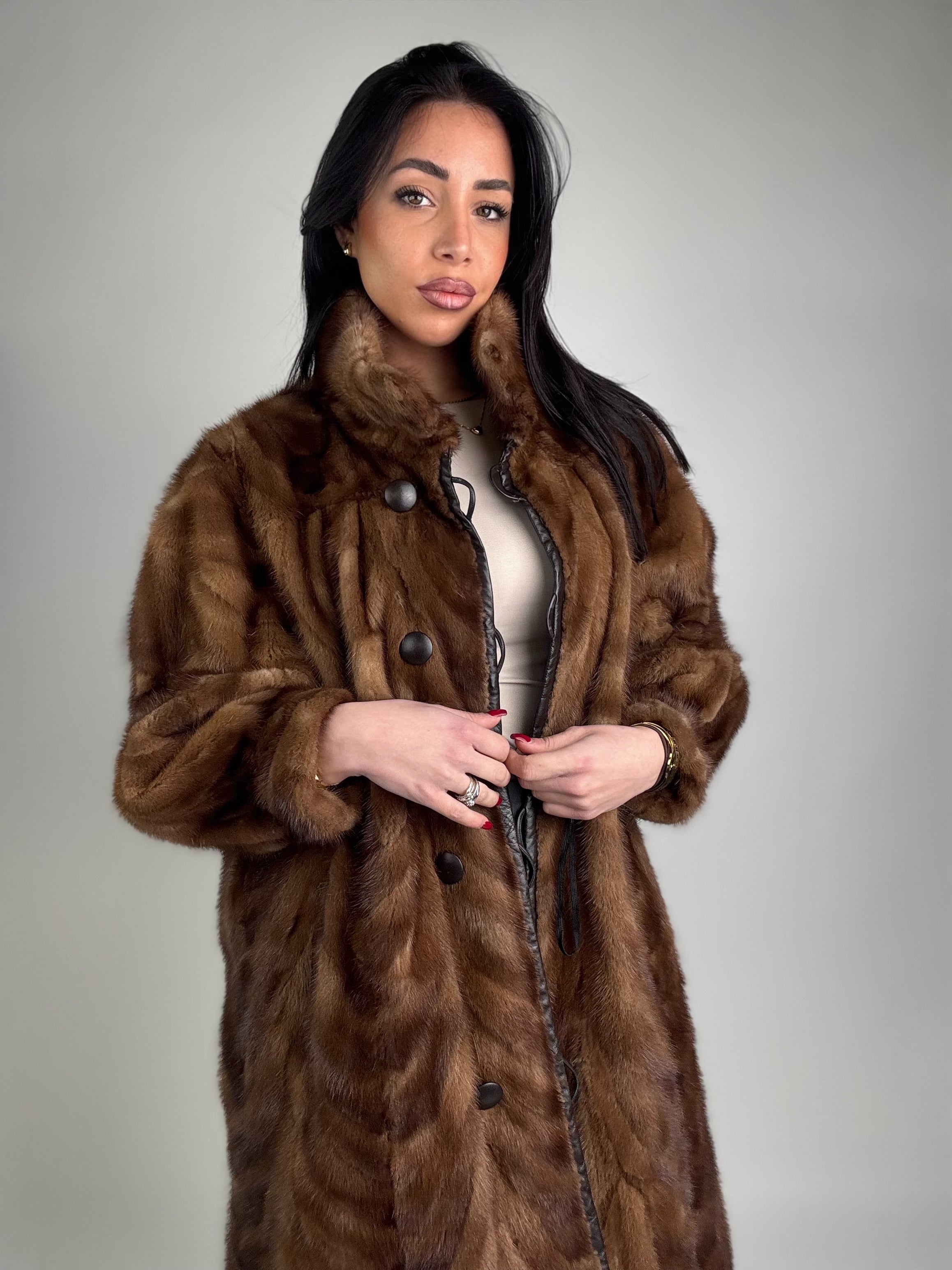 Cappotto in visone reversibile N563