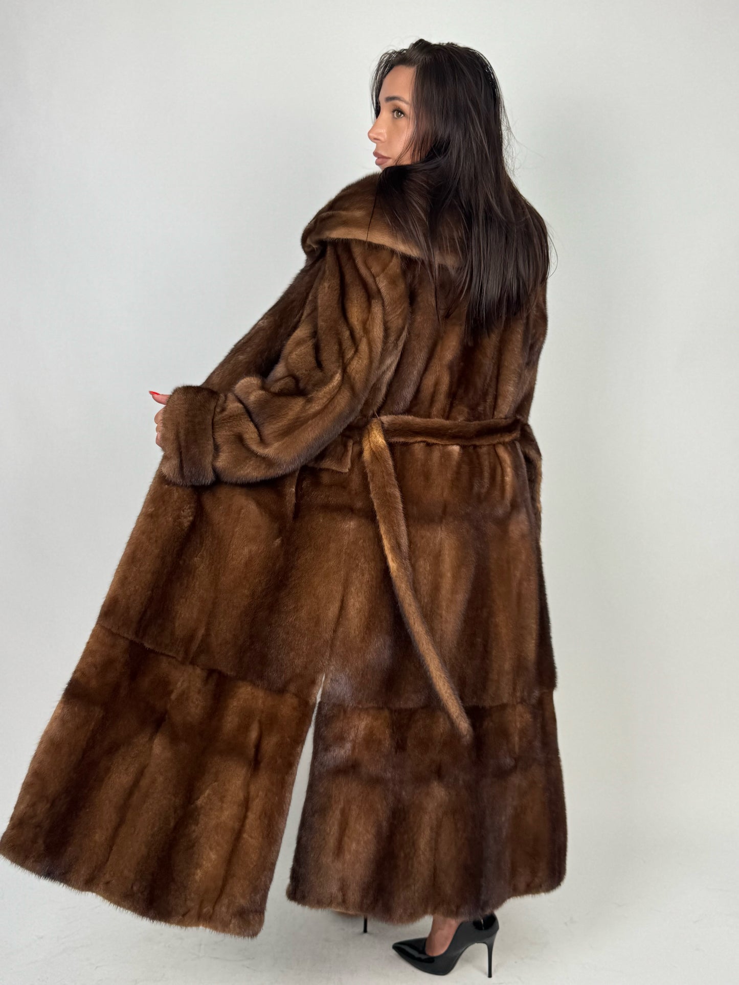 Cappotto in visone N676
