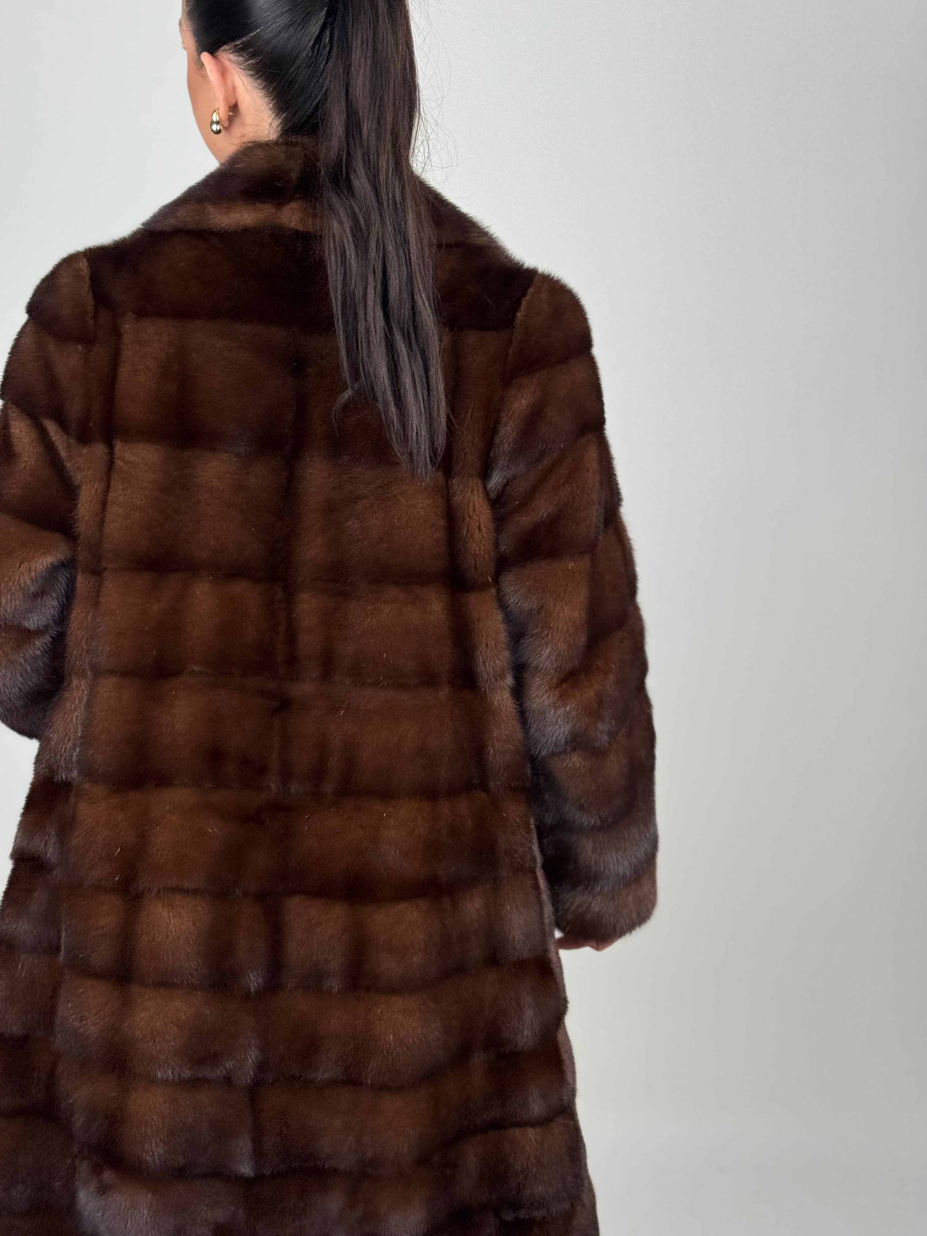 Cappotto in visone N646