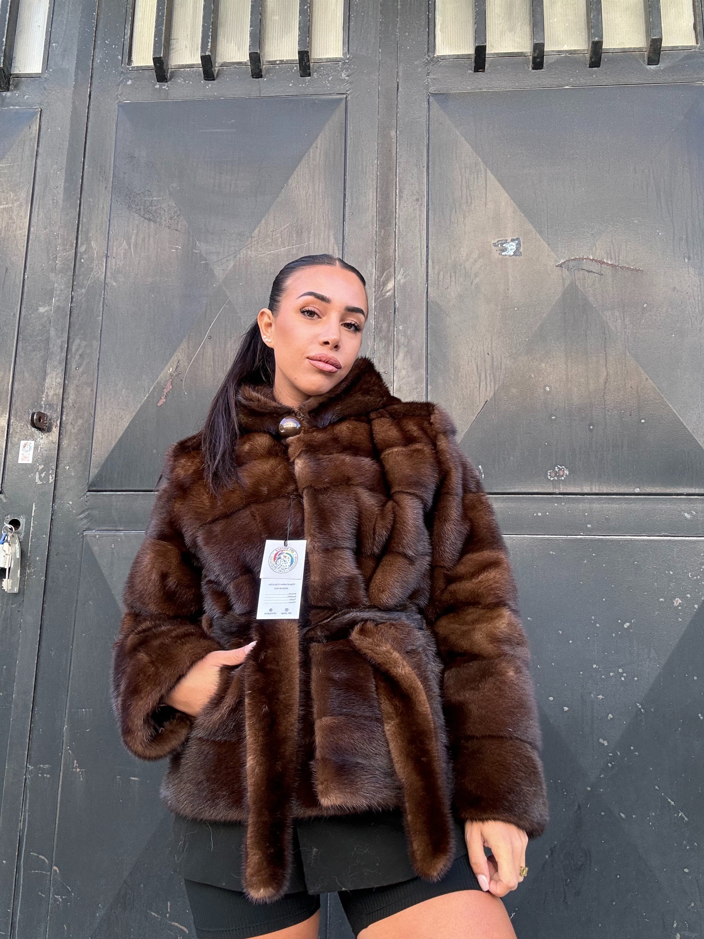 Giacca di visone cintura e cappuccio