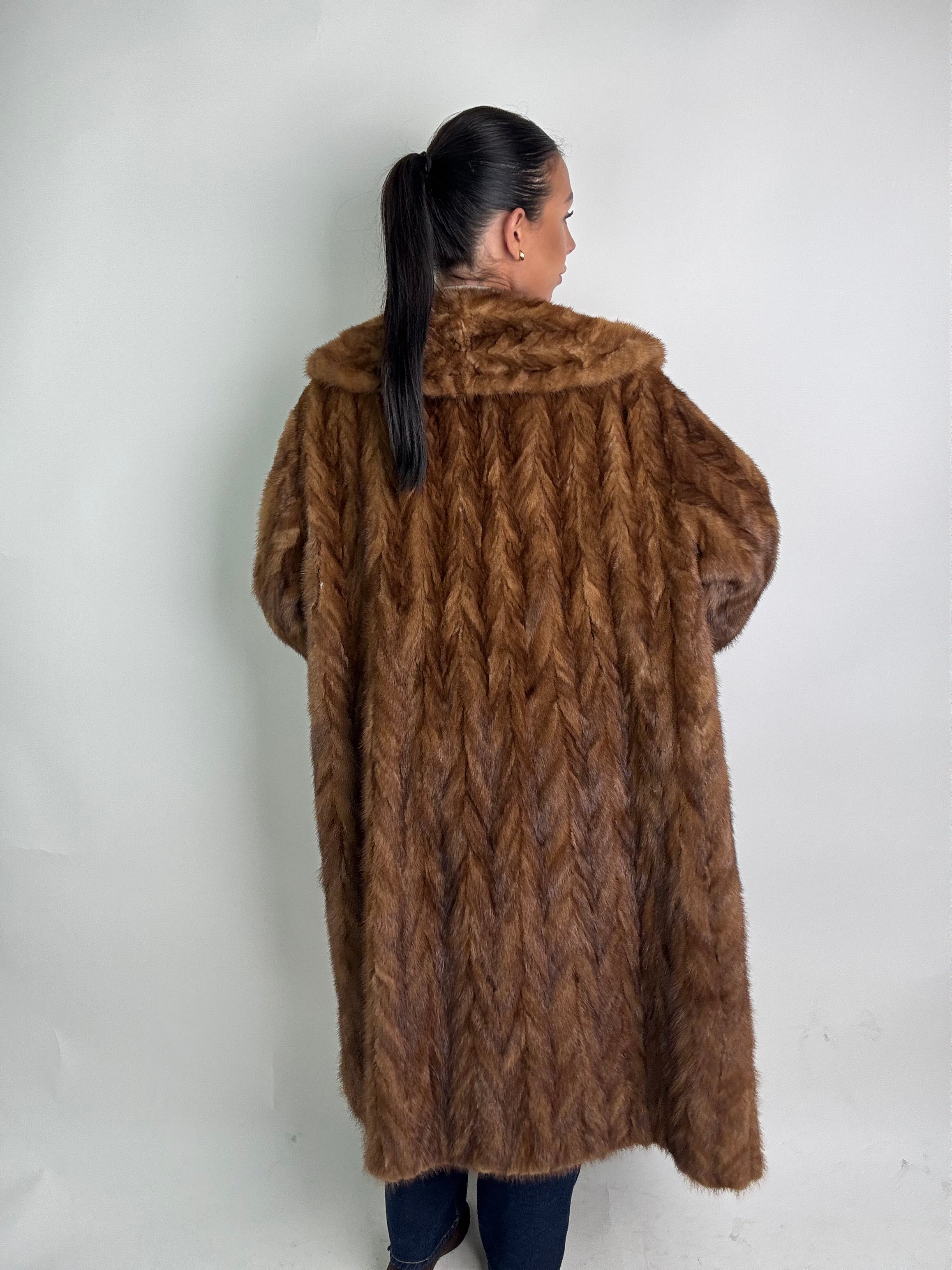 Cappotto in visone N409