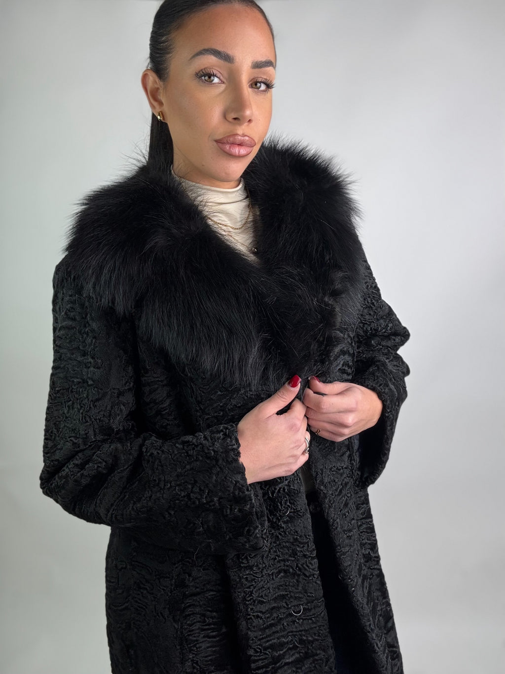 Cappotto in astrakan e volpe N33