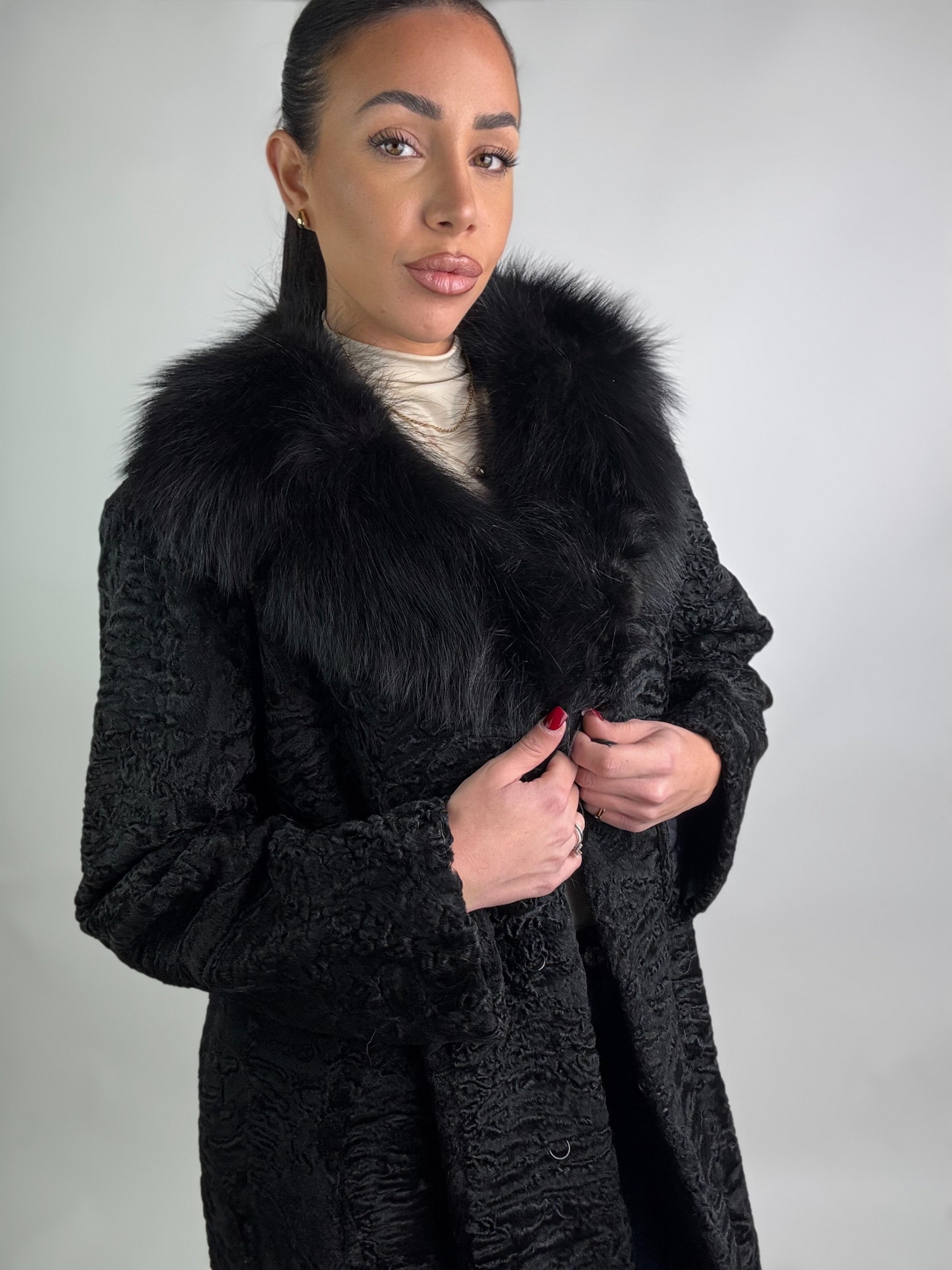 Cappotto in astrakan e volpe N33