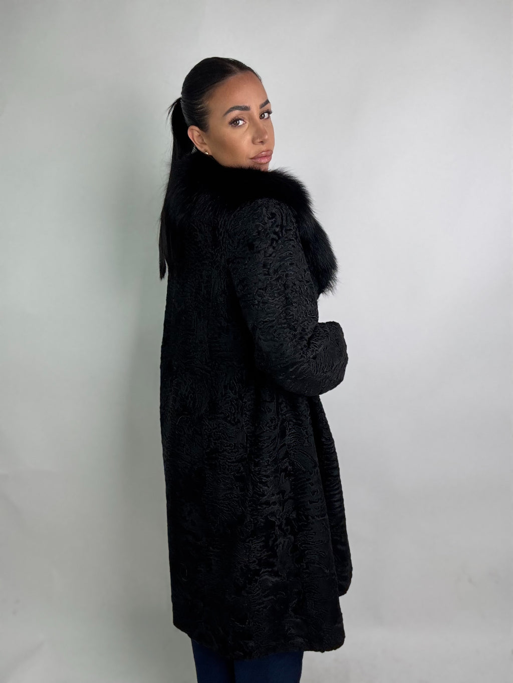 Cappotto in astrakan e volpe N33