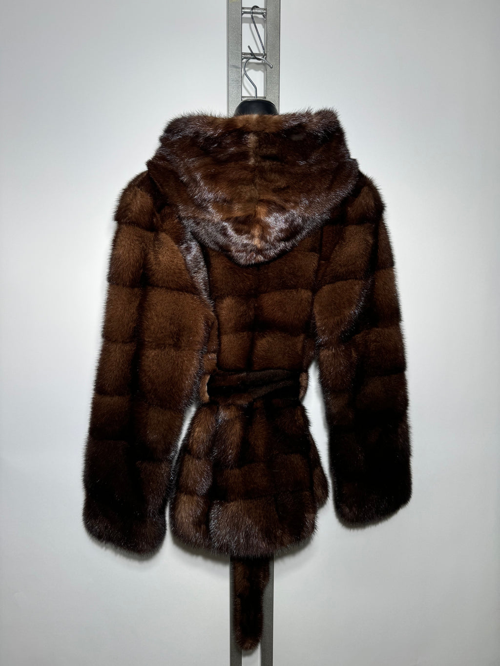 Giacca di visone cintura e cappuccio