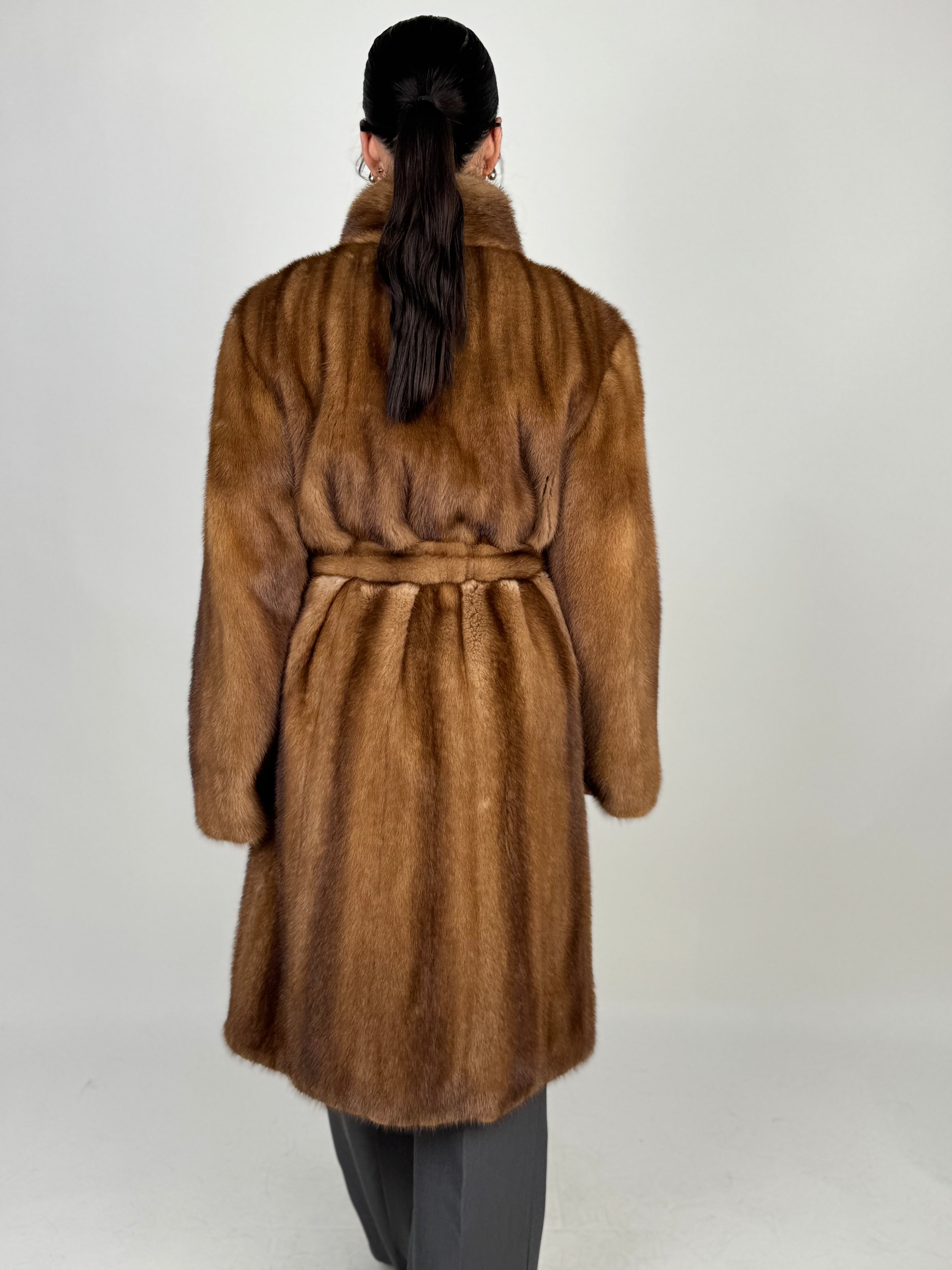 Cappotto in visone N634