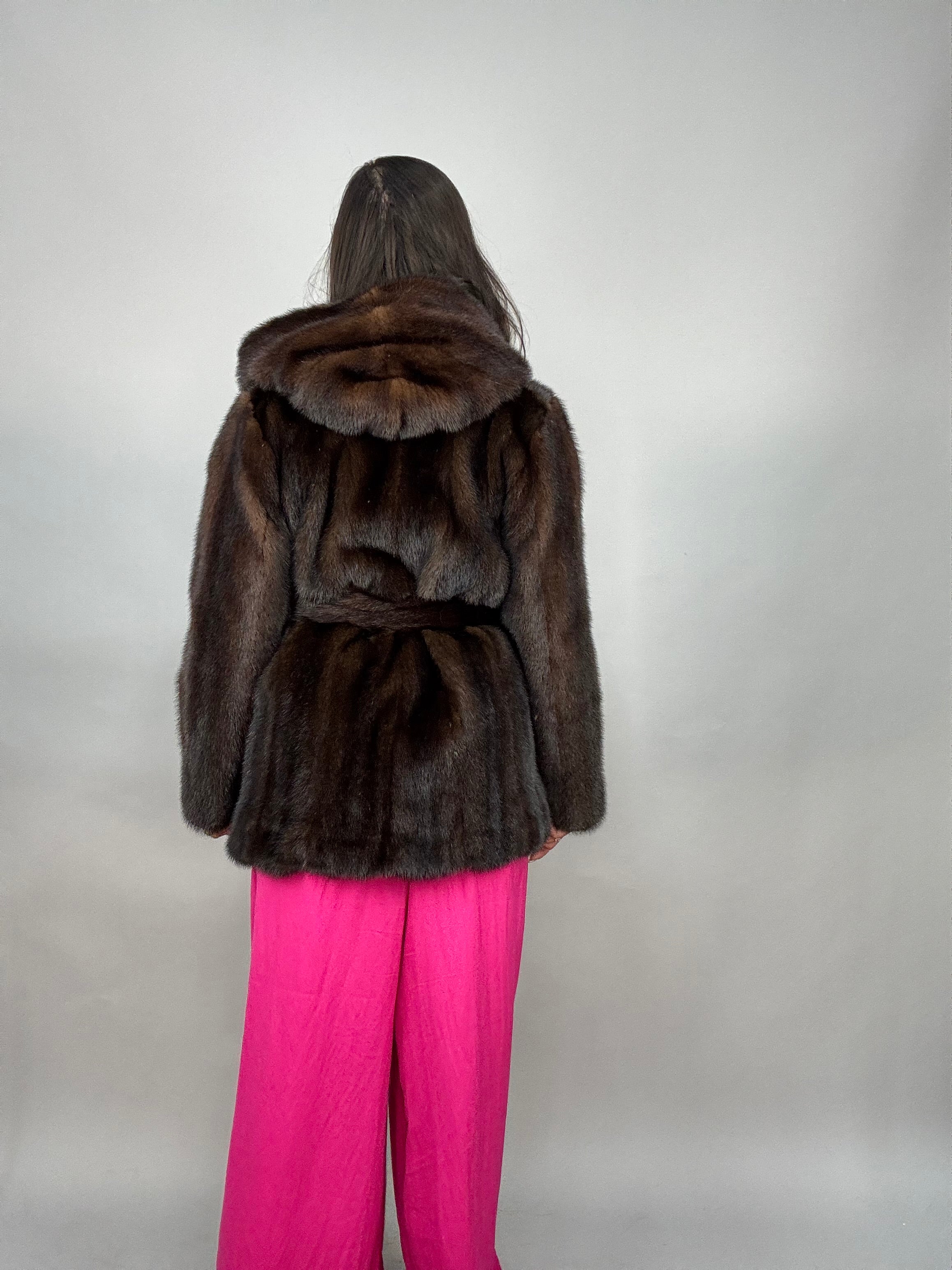 Giacca in visone cintura e cappuccio