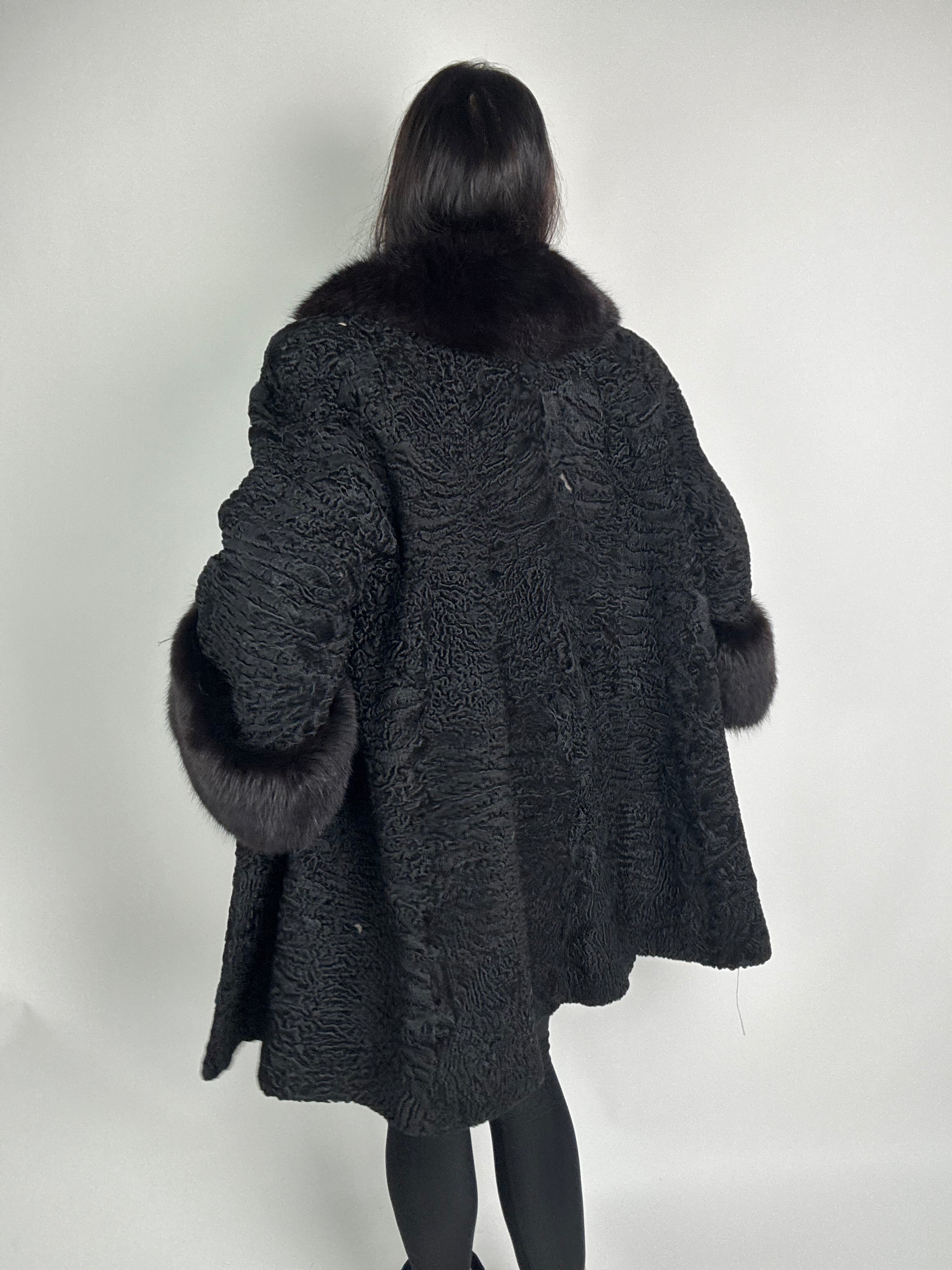 Cappotto in astrakan e volpe N50
