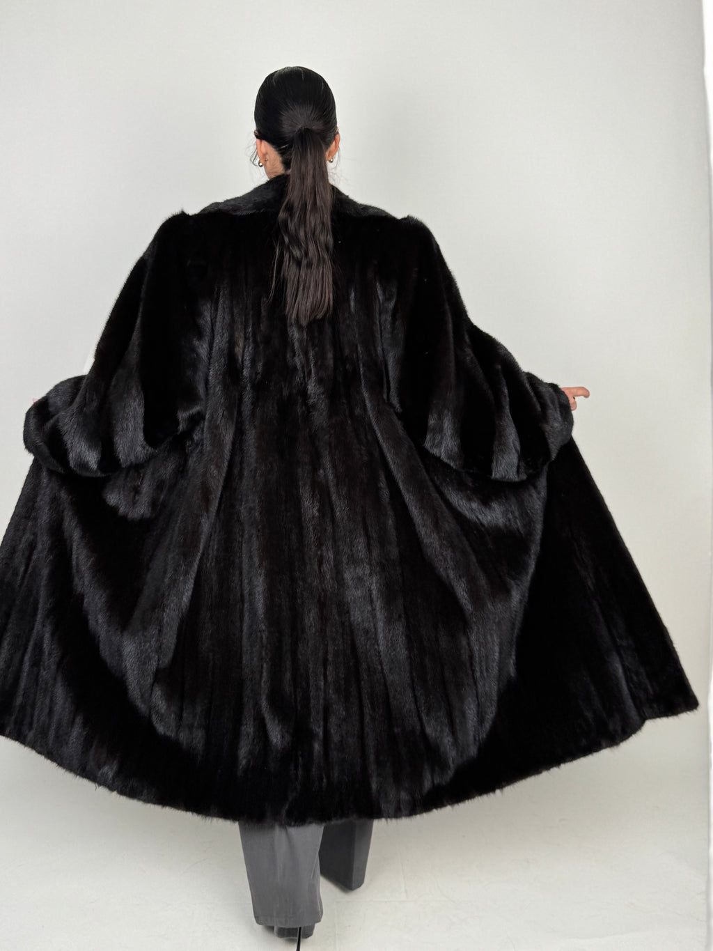 Cappotto in visone N641