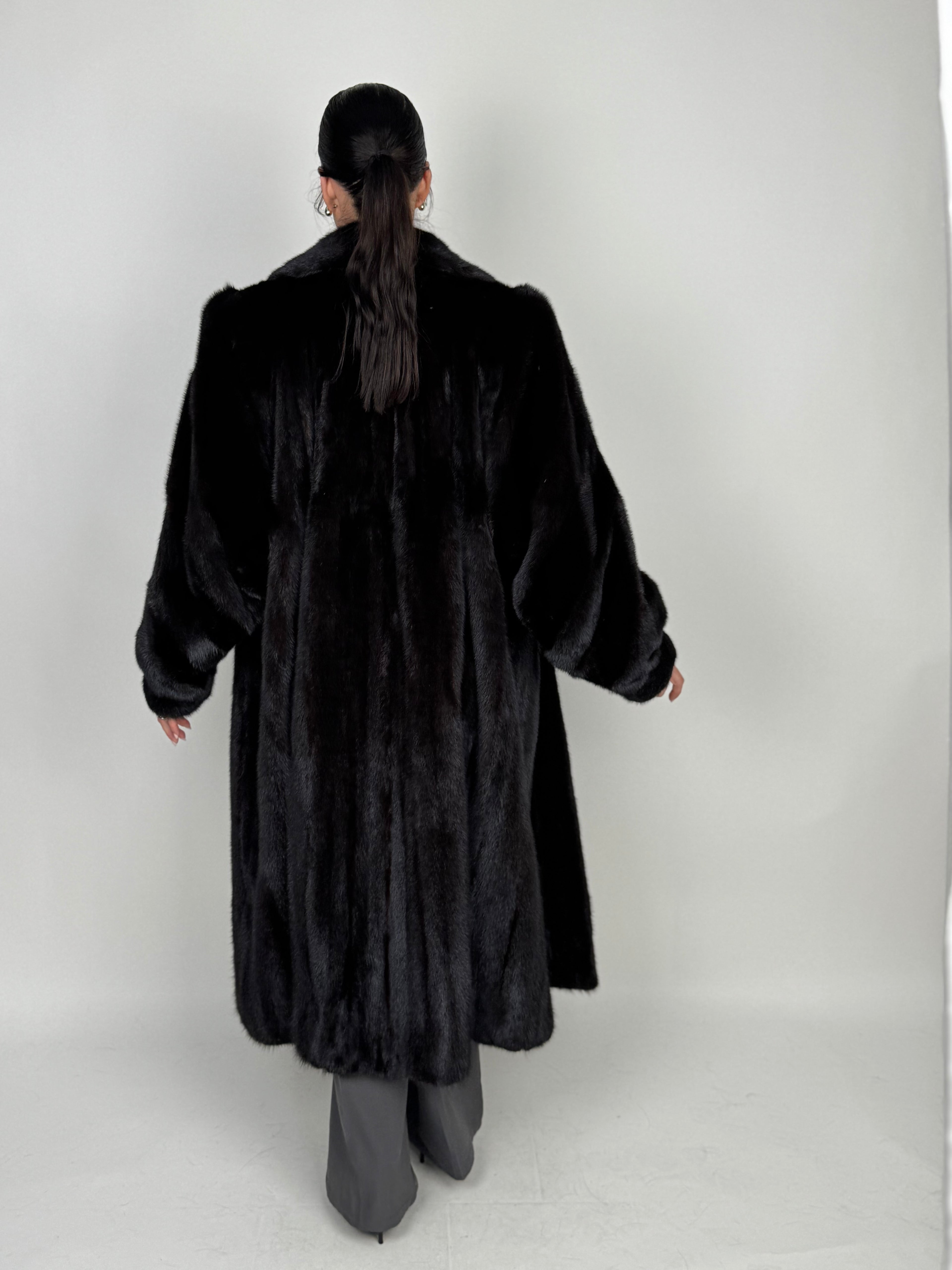Cappotto in visone N641