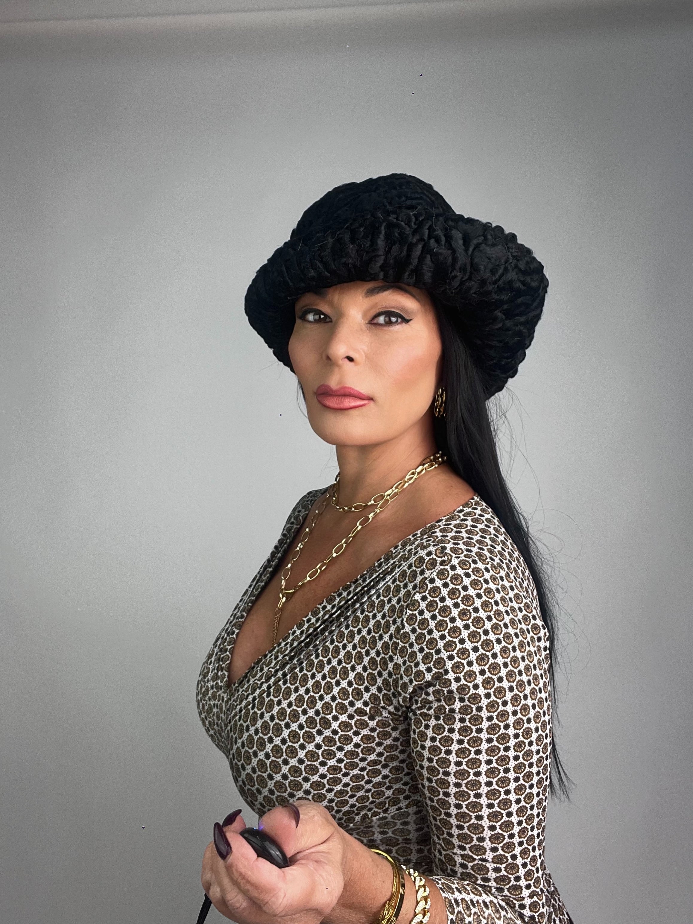 Cappello in astrakan N54