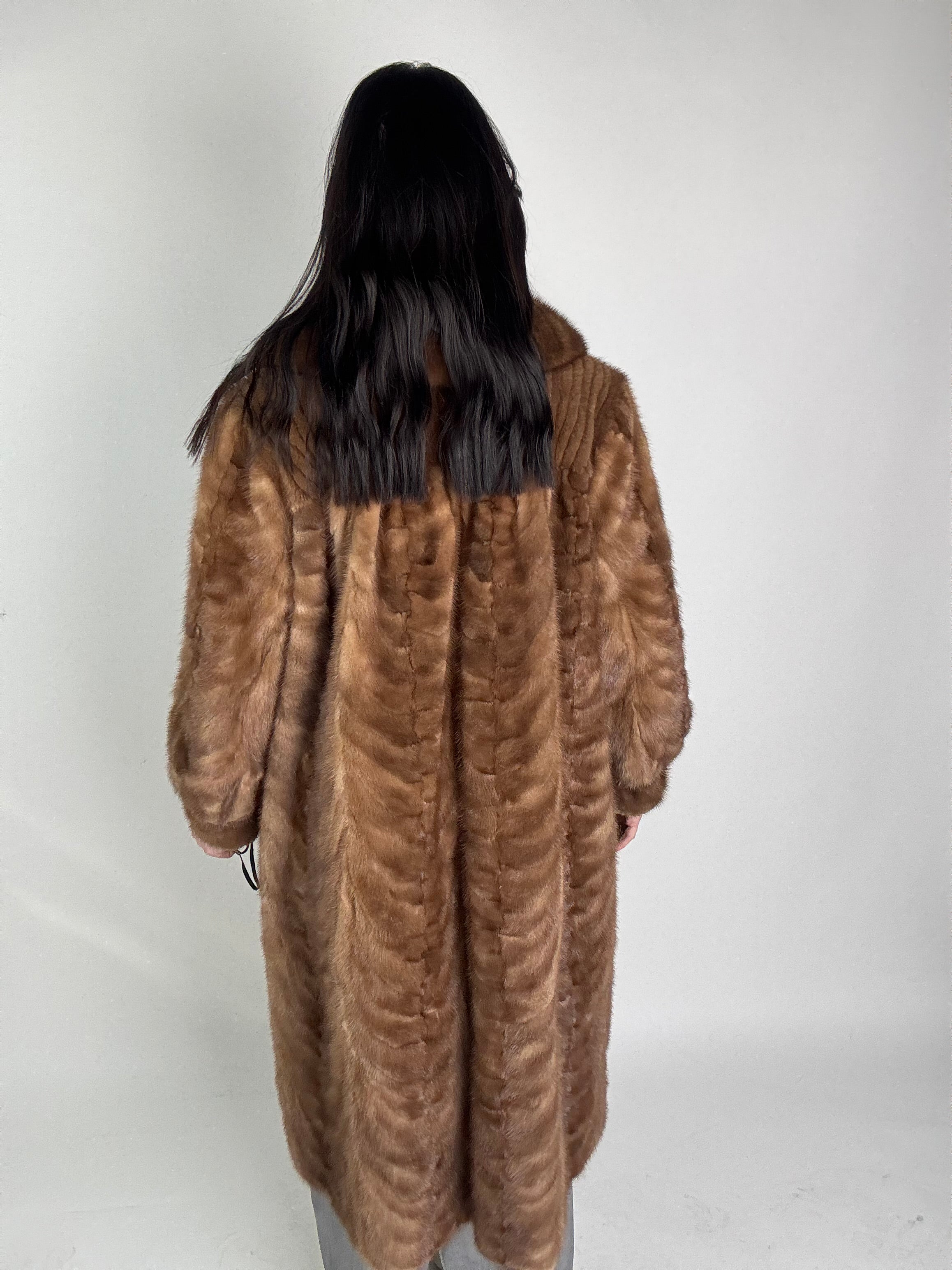 Cappotto in visone N575