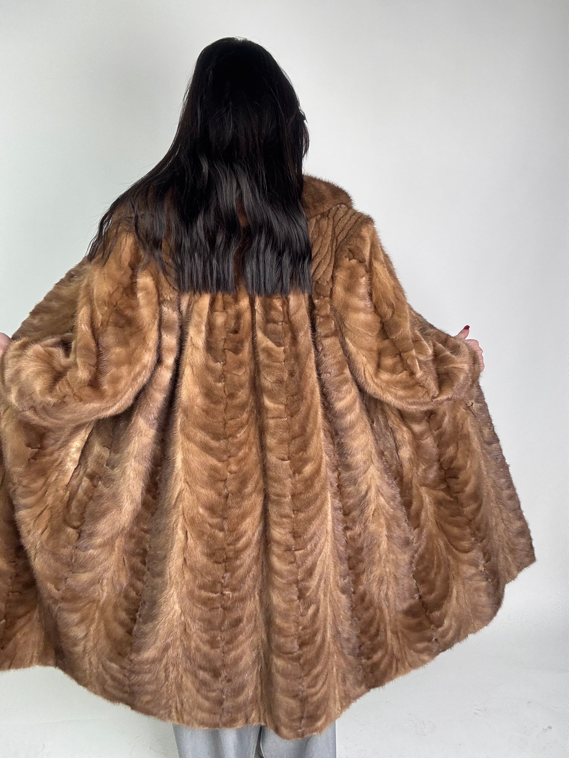 Cappotto in visone N575