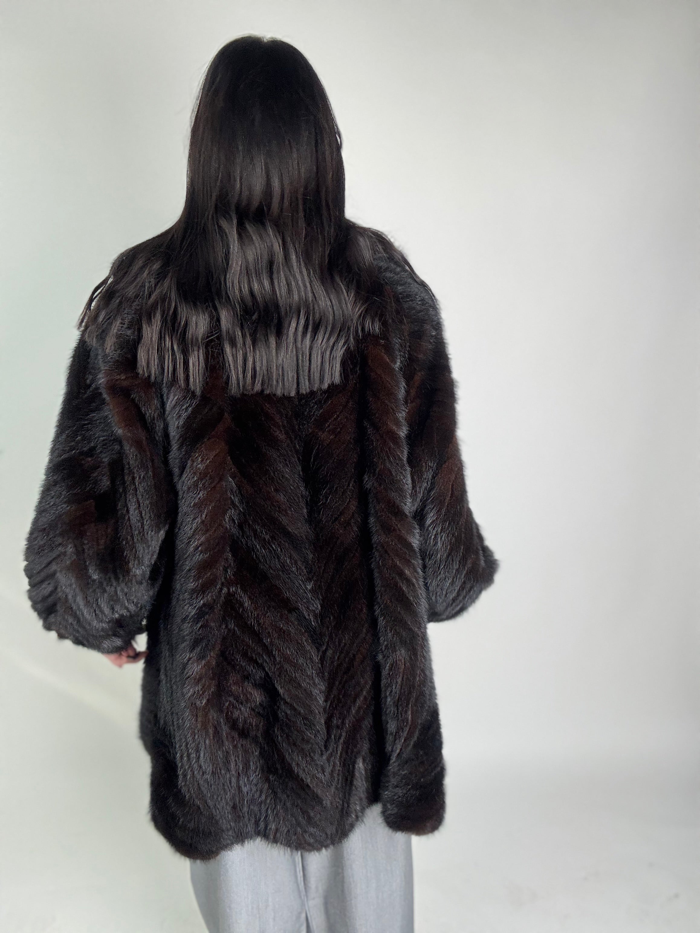 Cappotto in visone N576