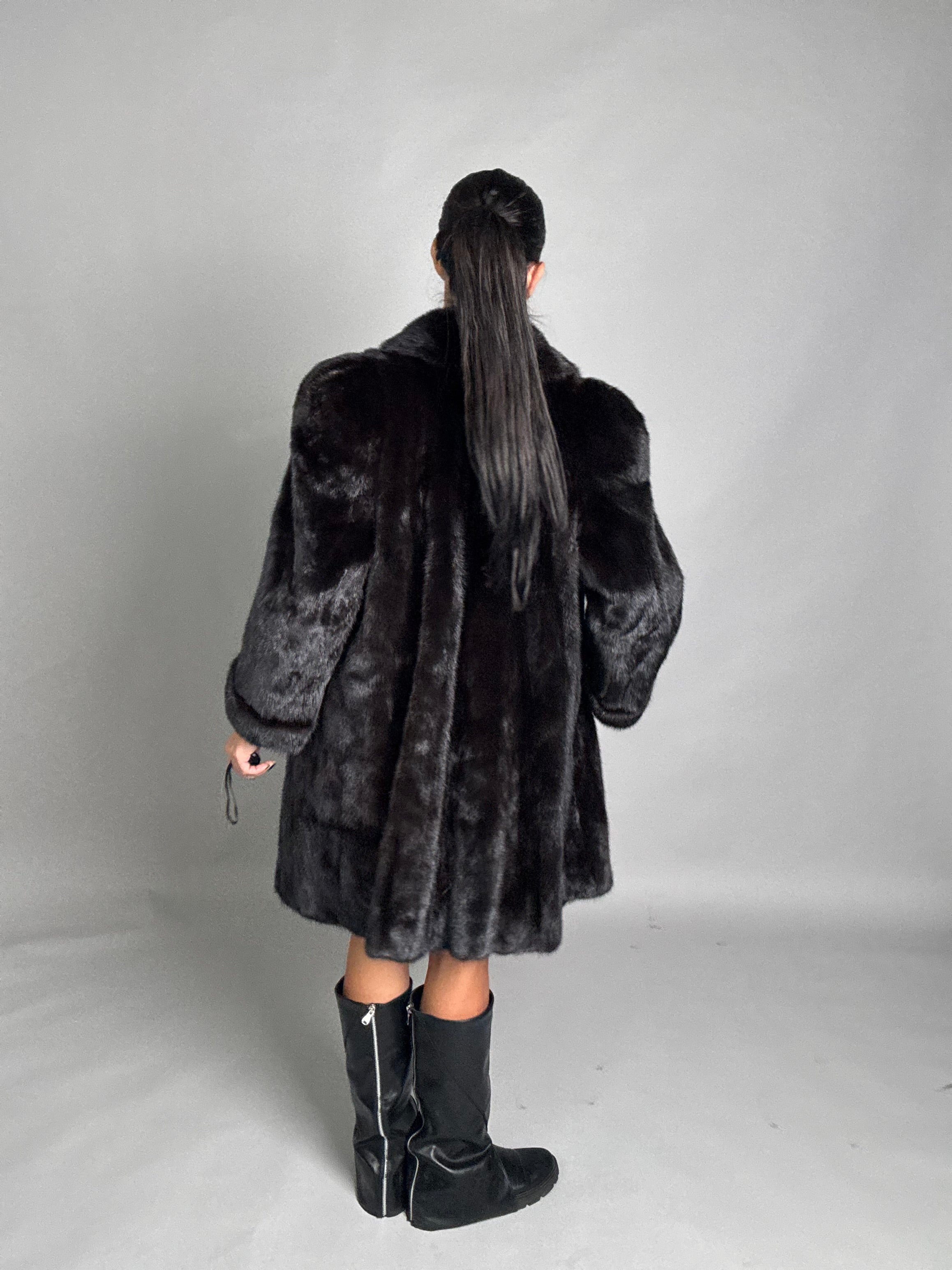 Cappotto in visone N352