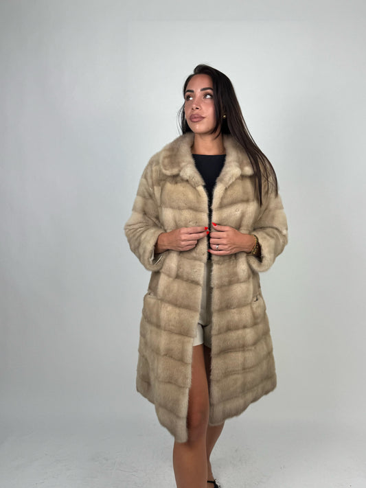 Cappotto in visone N678