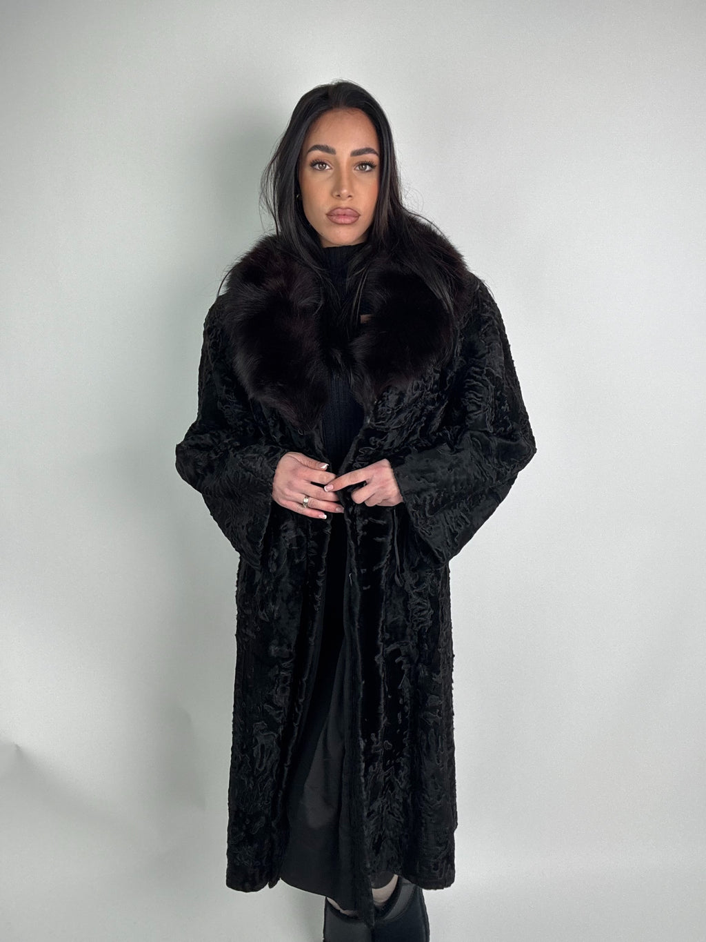 Cappotto in astrakan e volpe N49