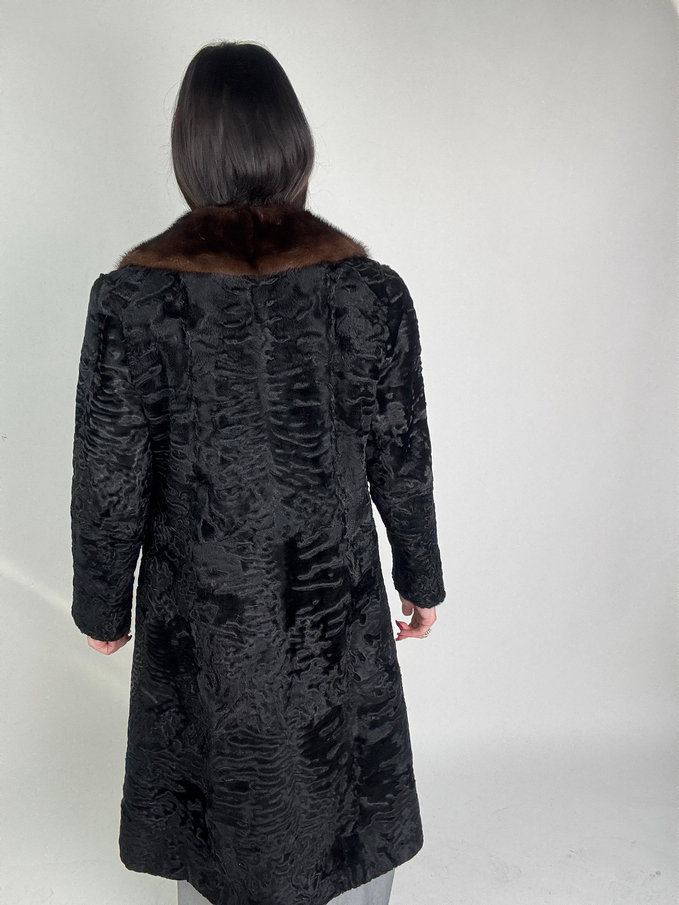 Cappotto in astrakan e visone N64